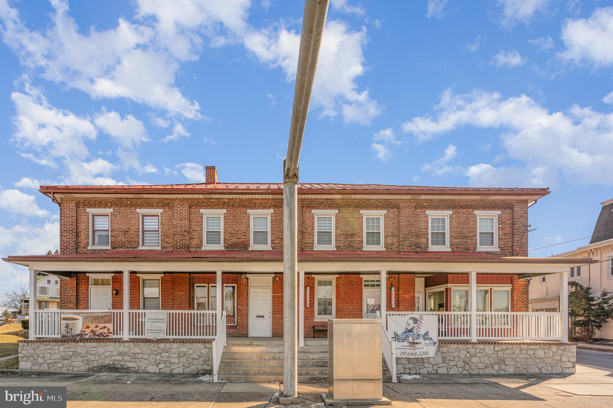 2569 WALNUT STREET
