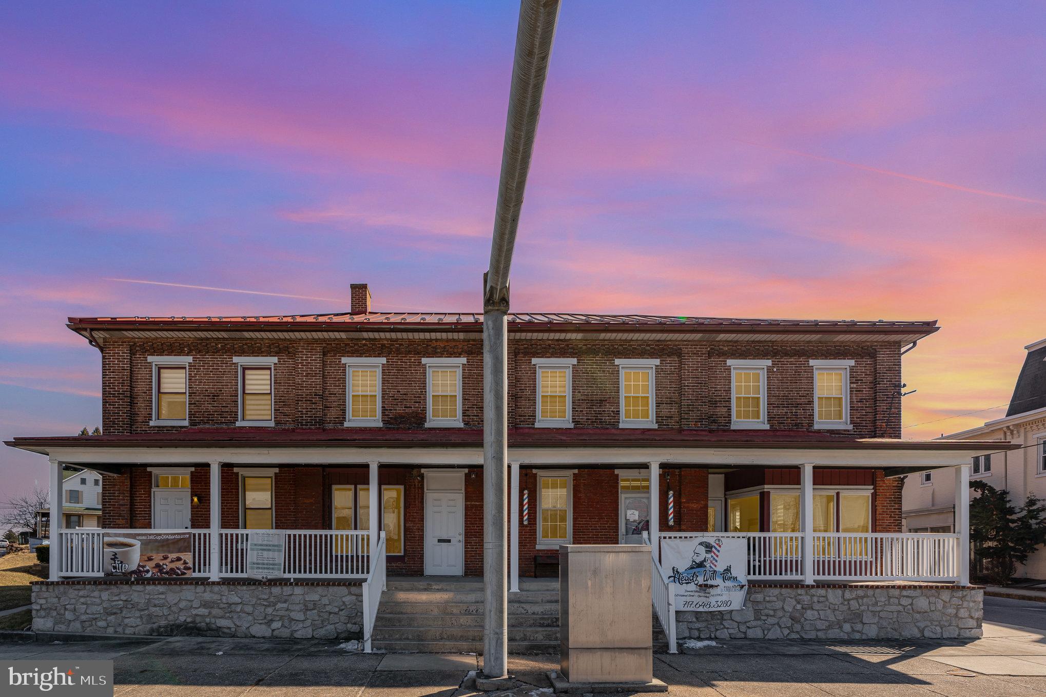 2569 WALNUT STREET