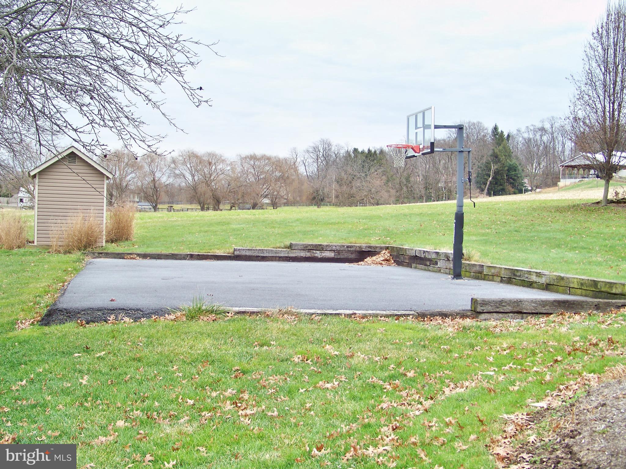 STRASBURG TWP - Farm