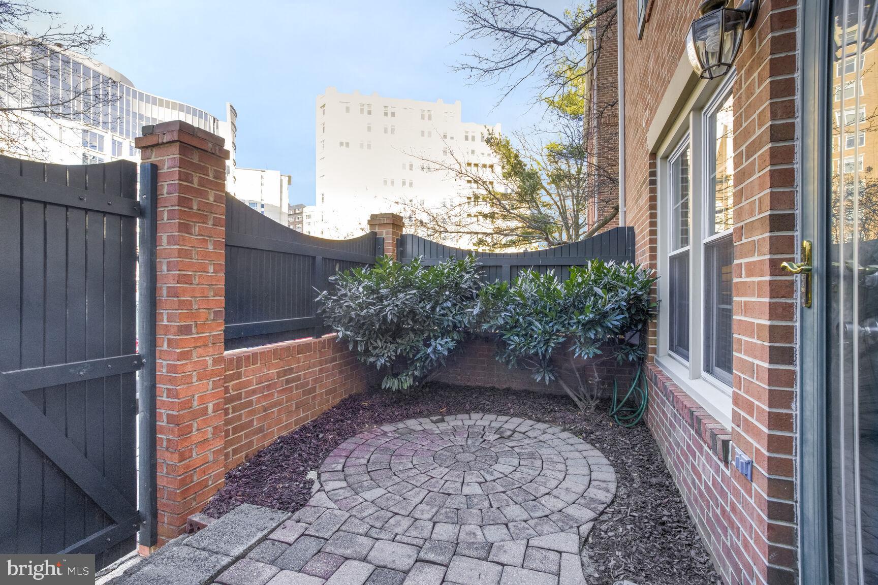 BALLSTON MEWS I - Residential