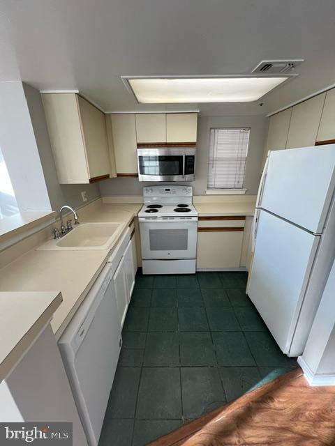 VISTAS AT LAKE ARBOR - Residential