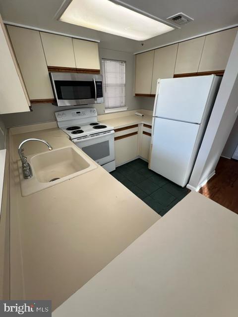 VISTAS AT LAKE ARBOR - Residential