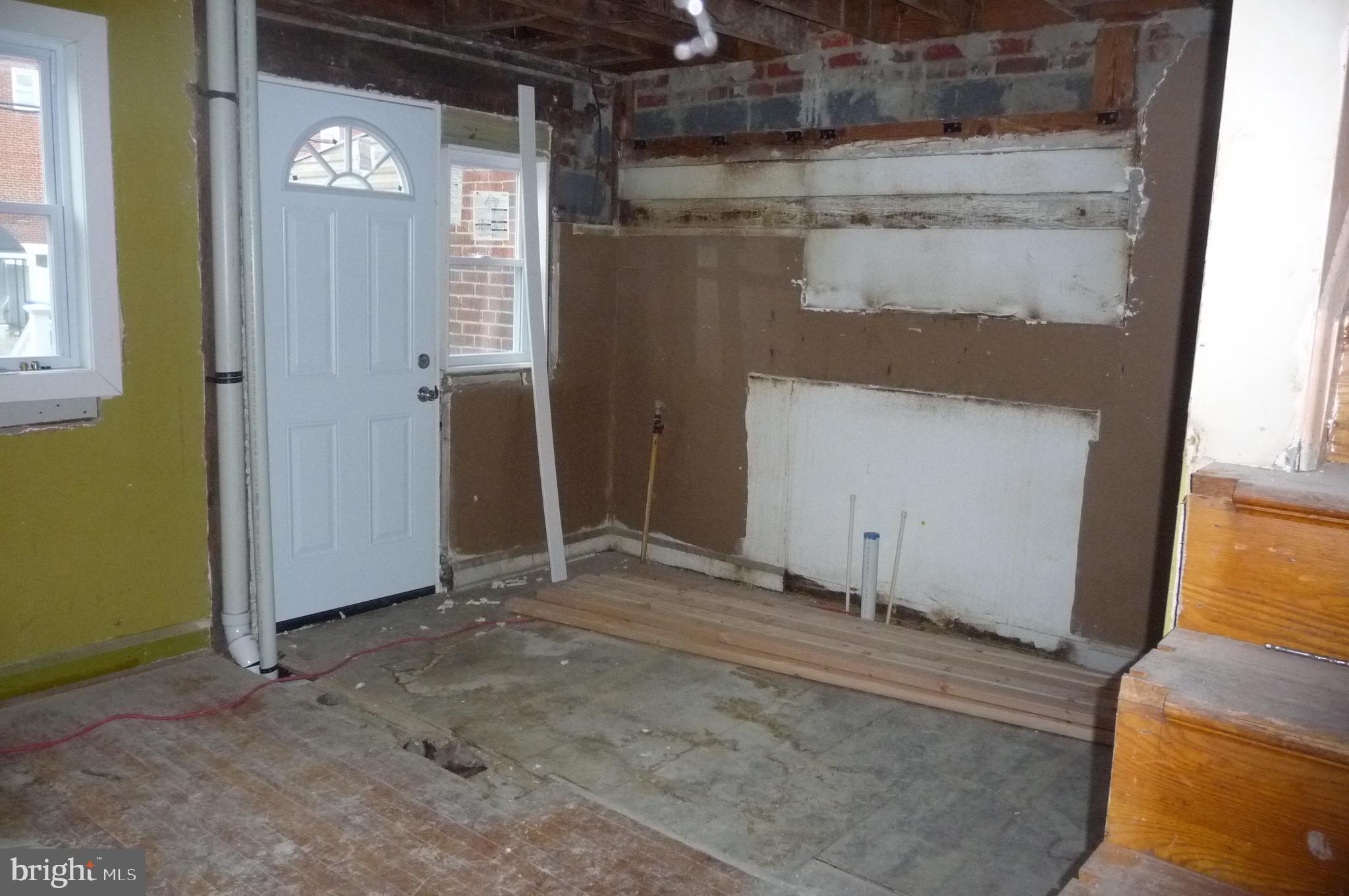 4616 SHAMROCK AVENUE