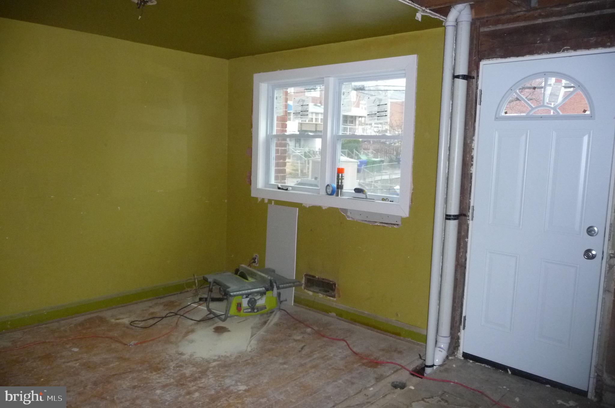 4616 SHAMROCK AVENUE