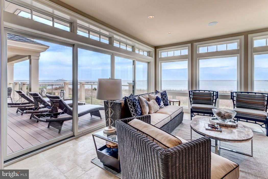 CAPE SHORES - Residential