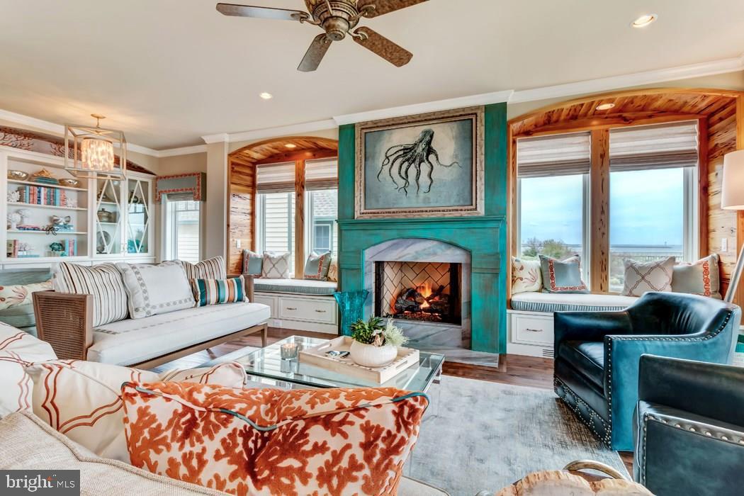 CAPE SHORES - Residential