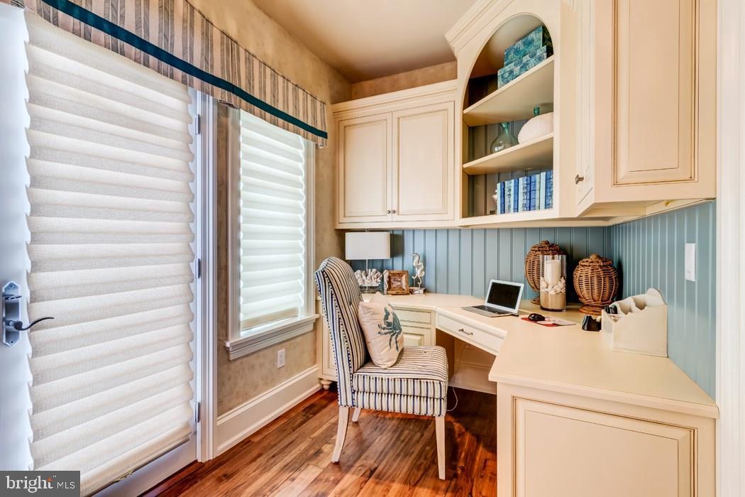 CAPE SHORES - Residential