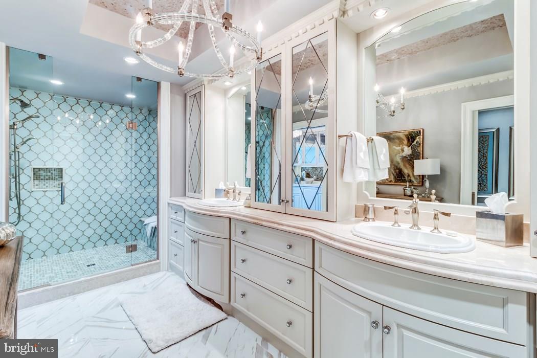 CAPE SHORES - Residential