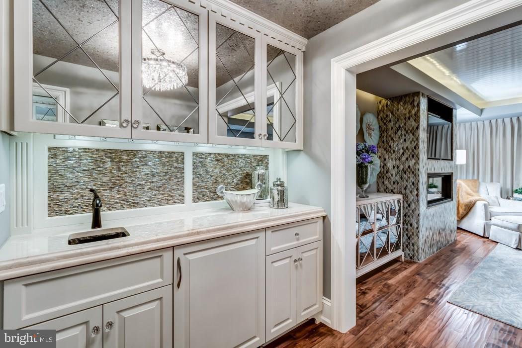 CAPE SHORES - Residential