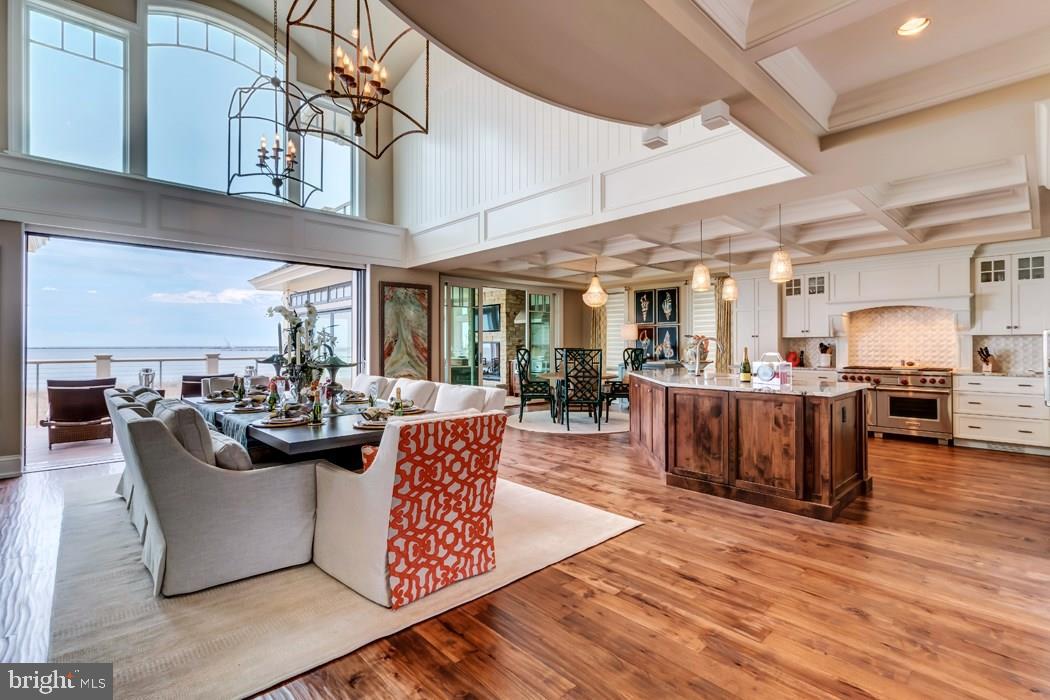 CAPE SHORES - Residential