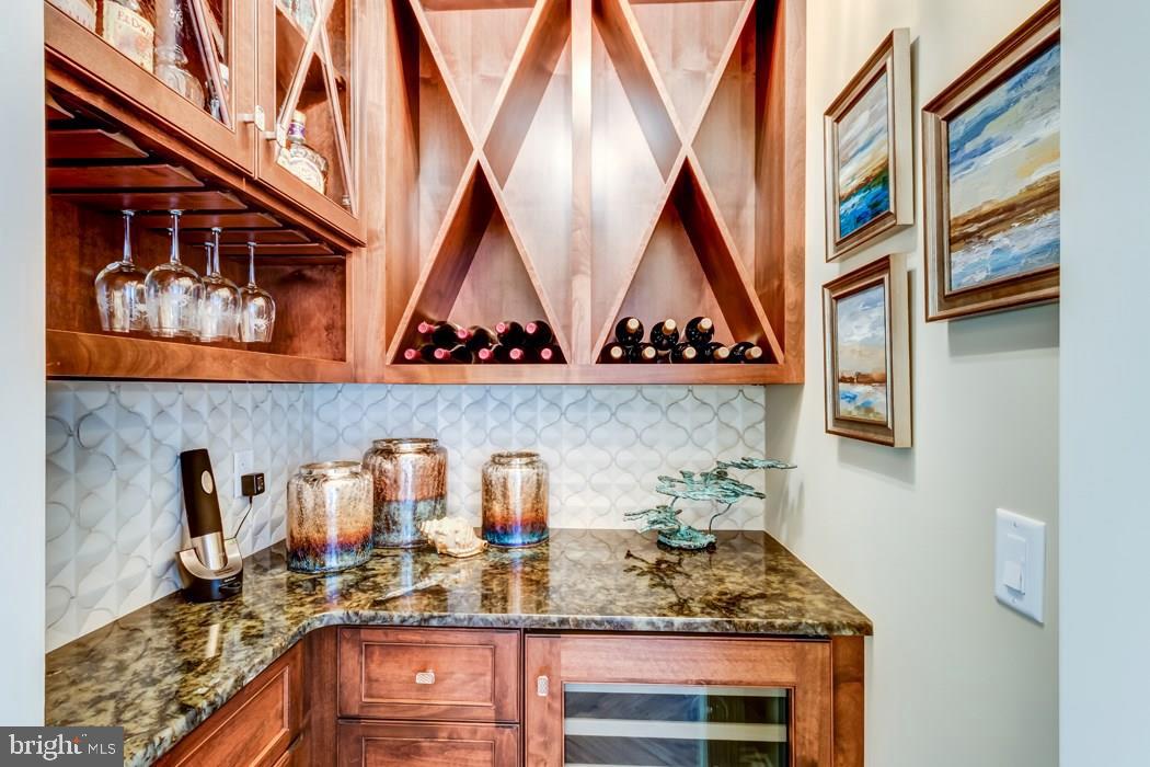 CAPE SHORES - Residential