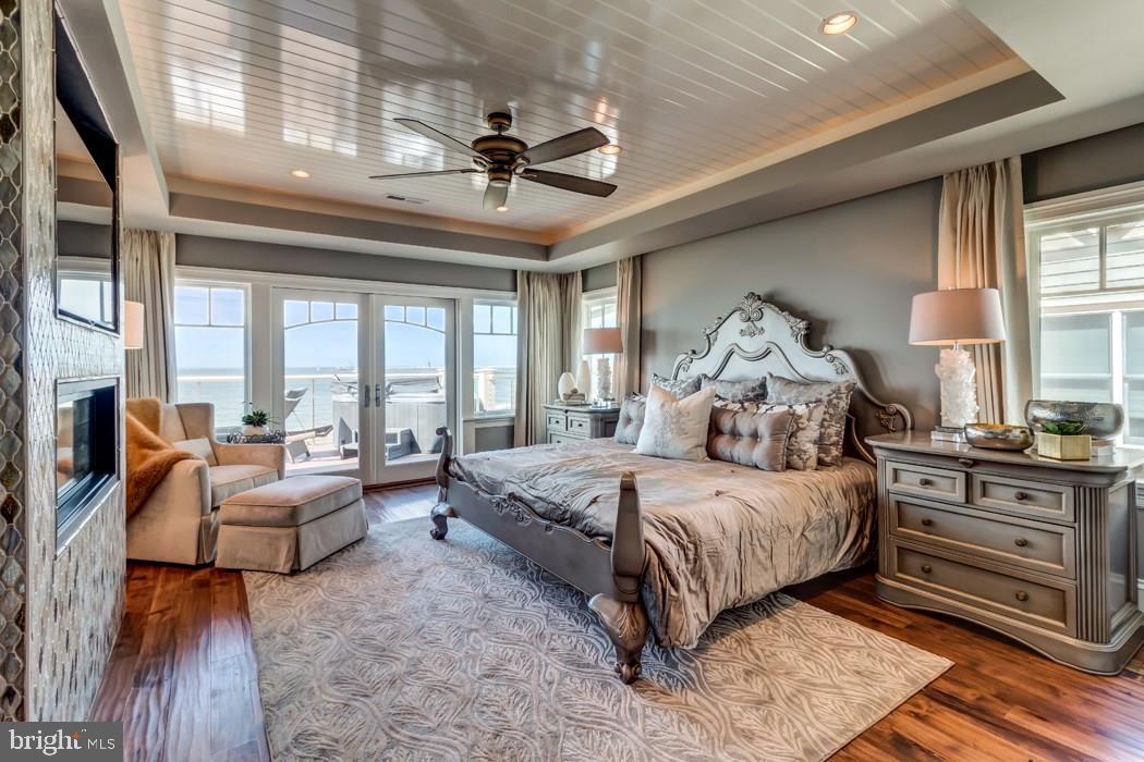 CAPE SHORES - Residential