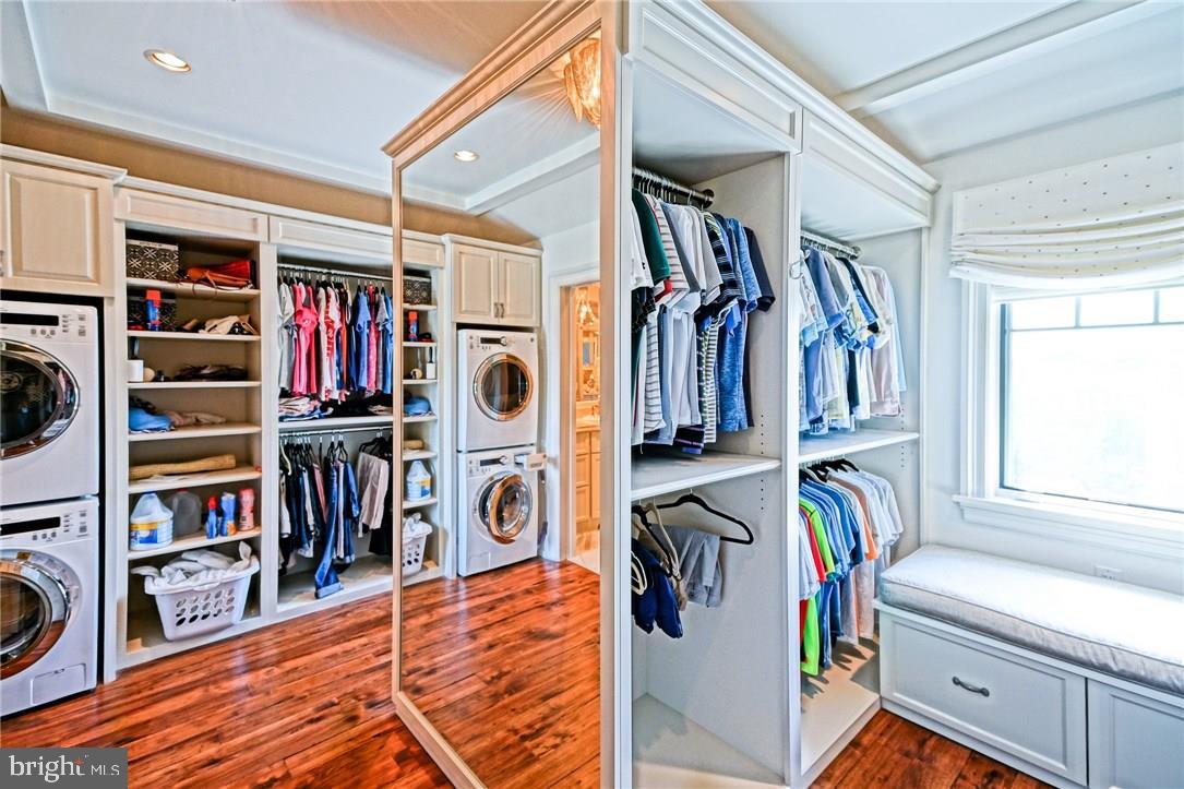 CAPE SHORES - Residential