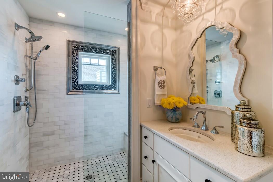 CAPE SHORES - Residential