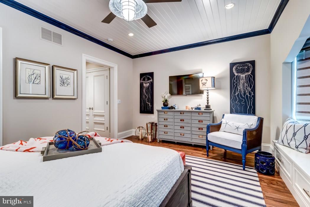 CAPE SHORES - Residential