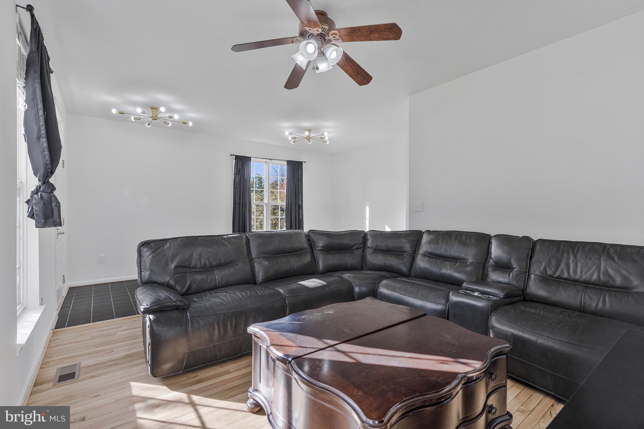 STRATFORD - Residential