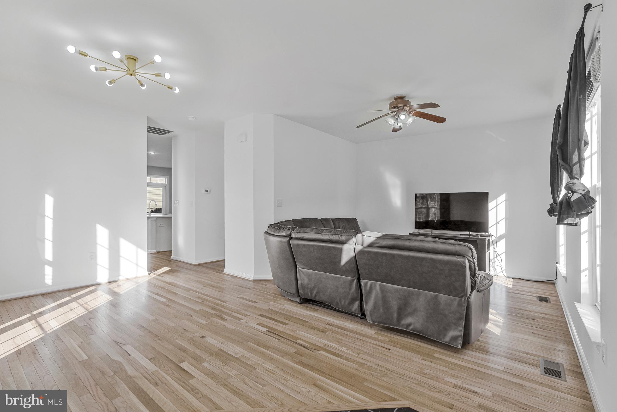 STRATFORD - Residential