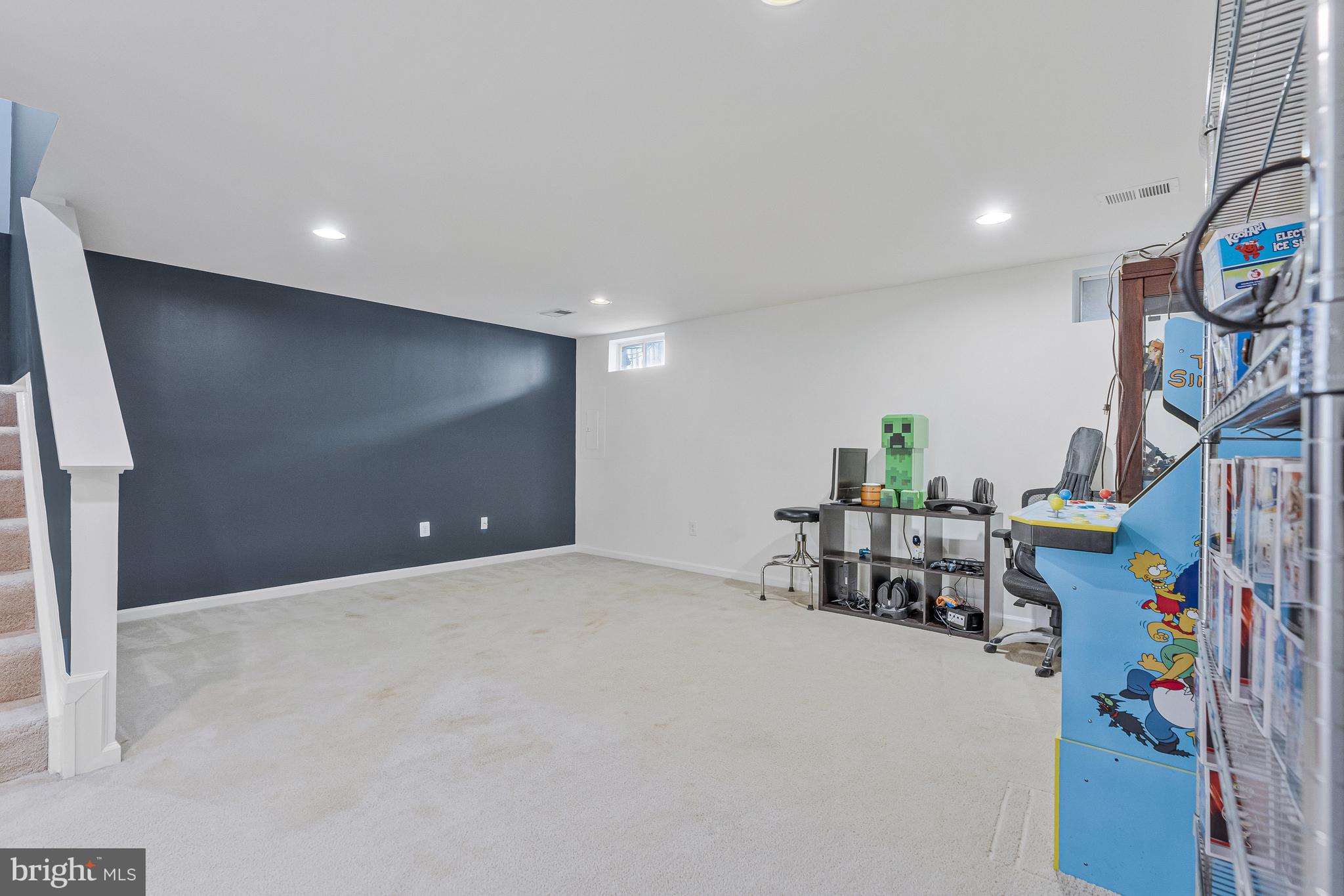 STRATFORD - Residential