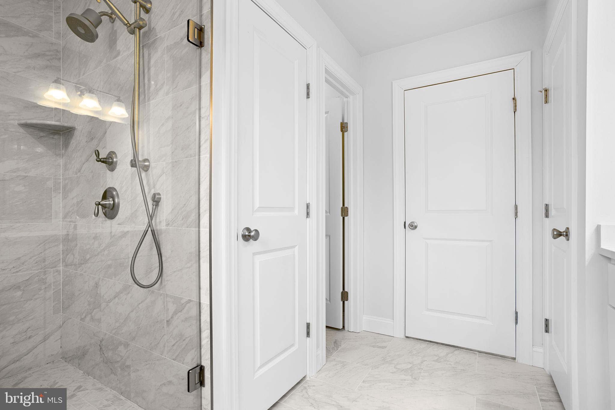 BROOKEFIELD - Residential