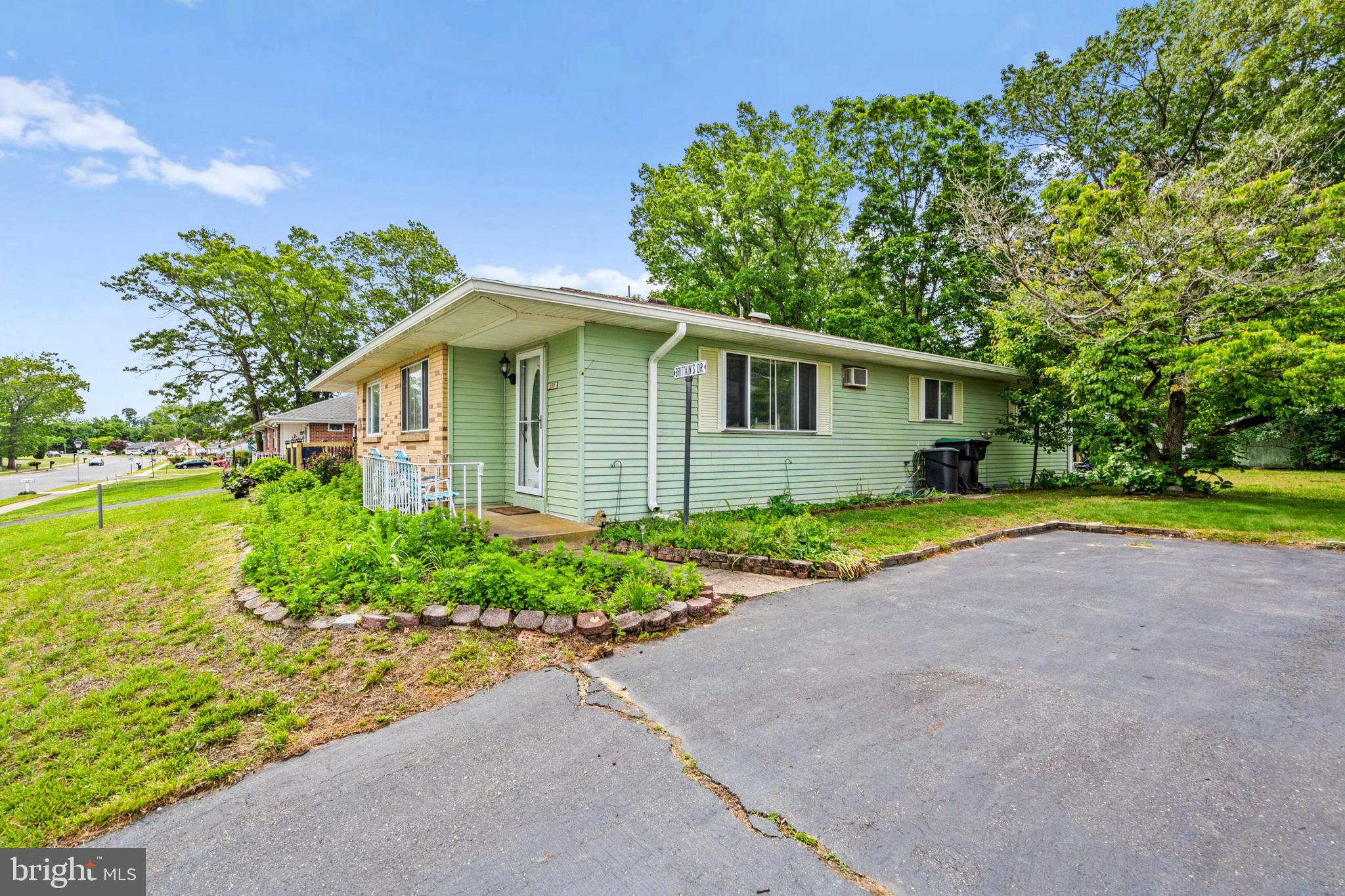 151 ELMTOWNE BOULEVARD