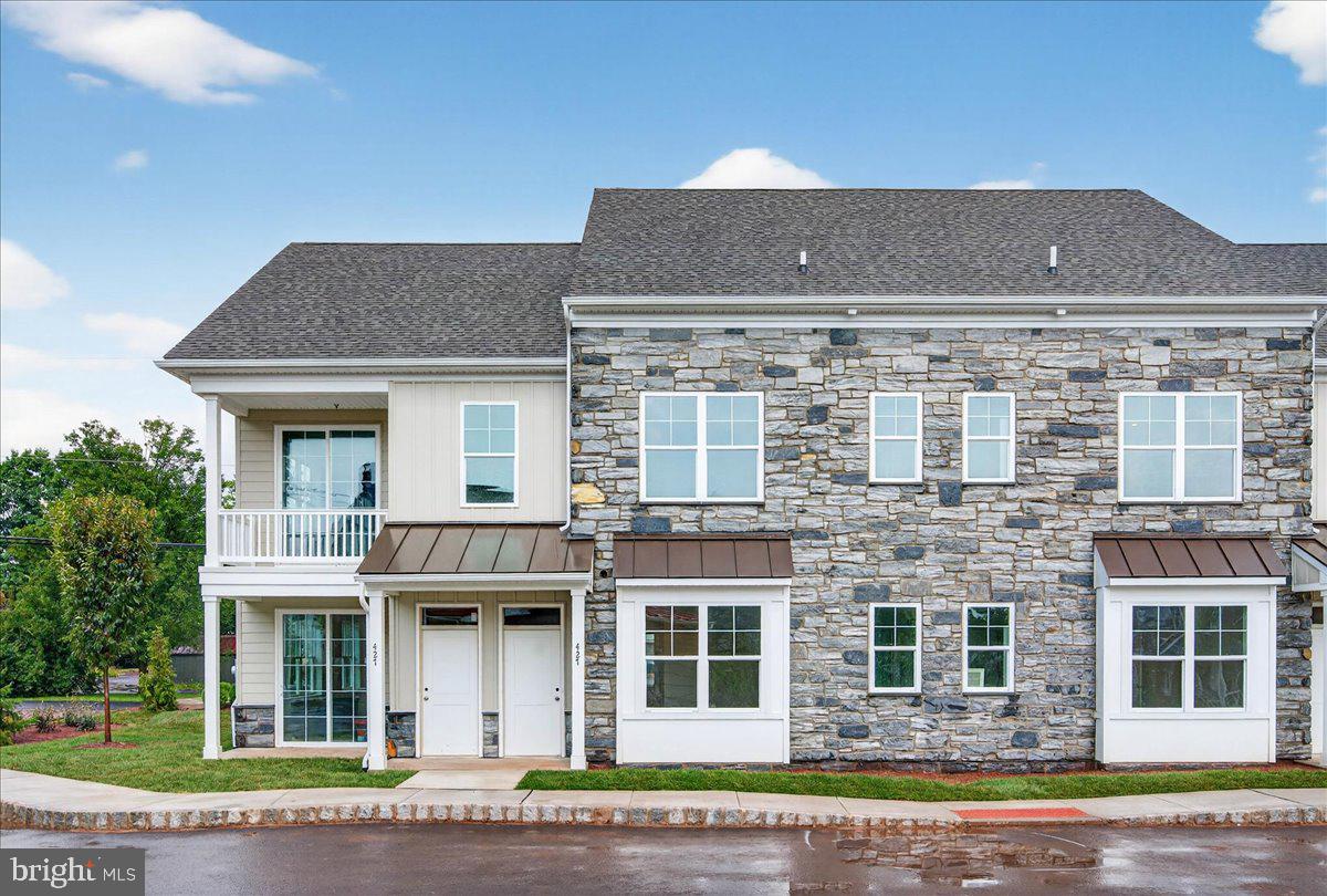 401 ISABELLE COURT 101