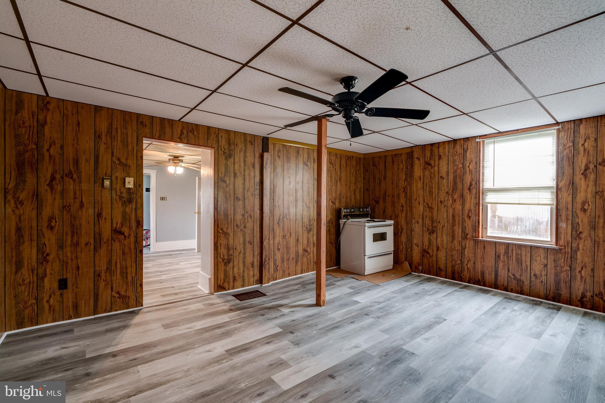 WILLIAMSTOWN - Residential