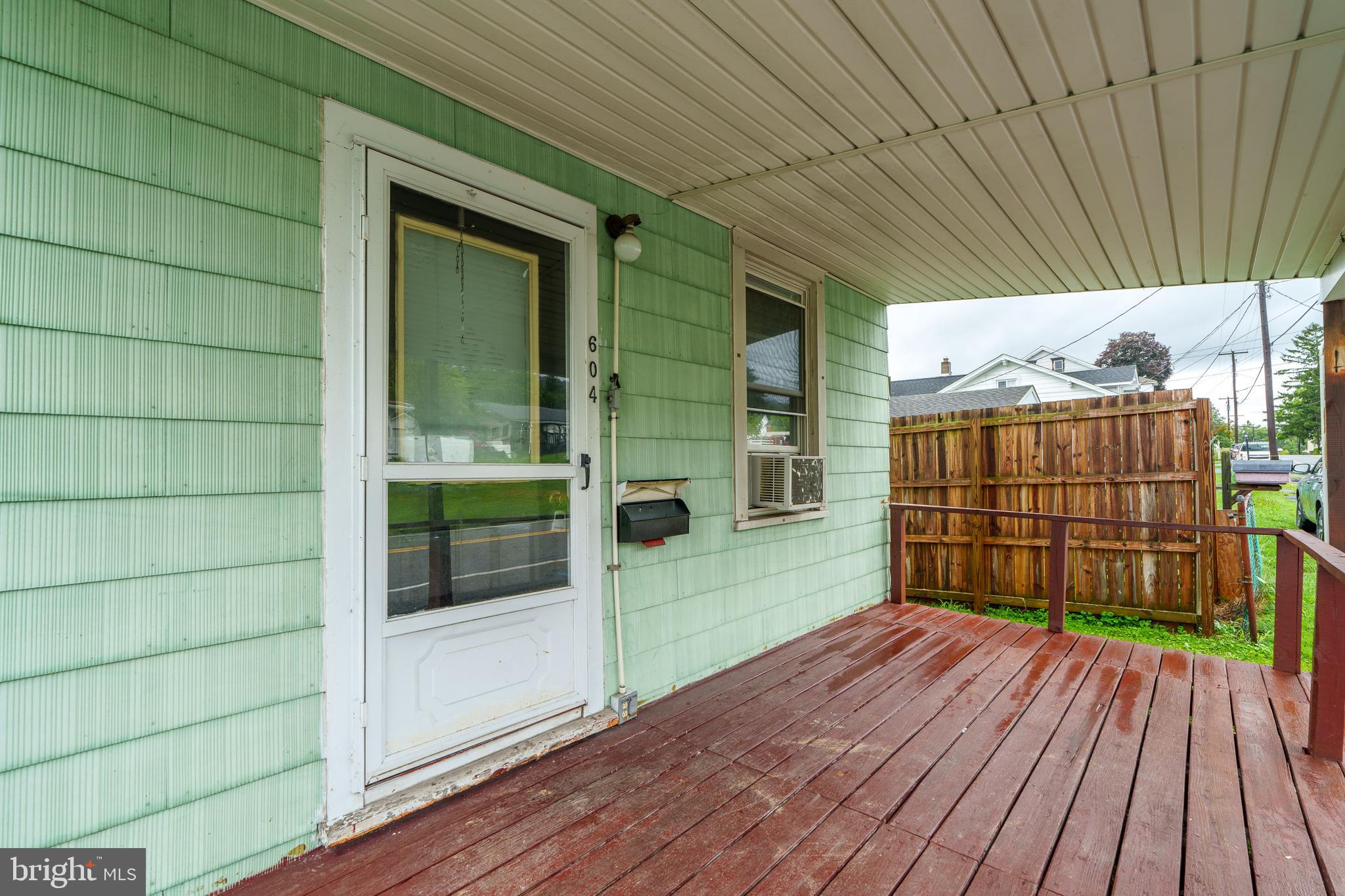 WILLIAMSTOWN - Residential