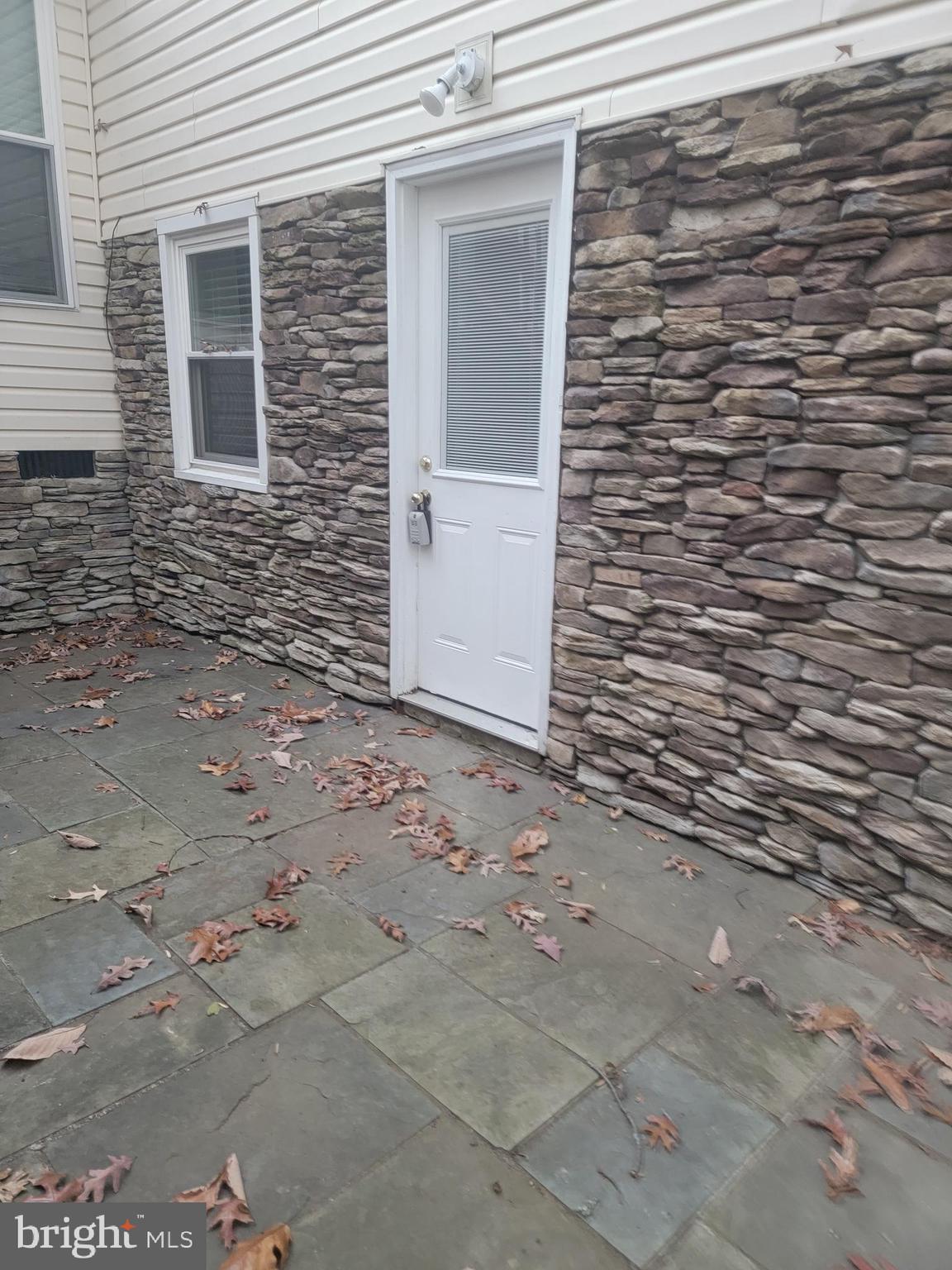 SUNRISE BEACH - Residential Lease