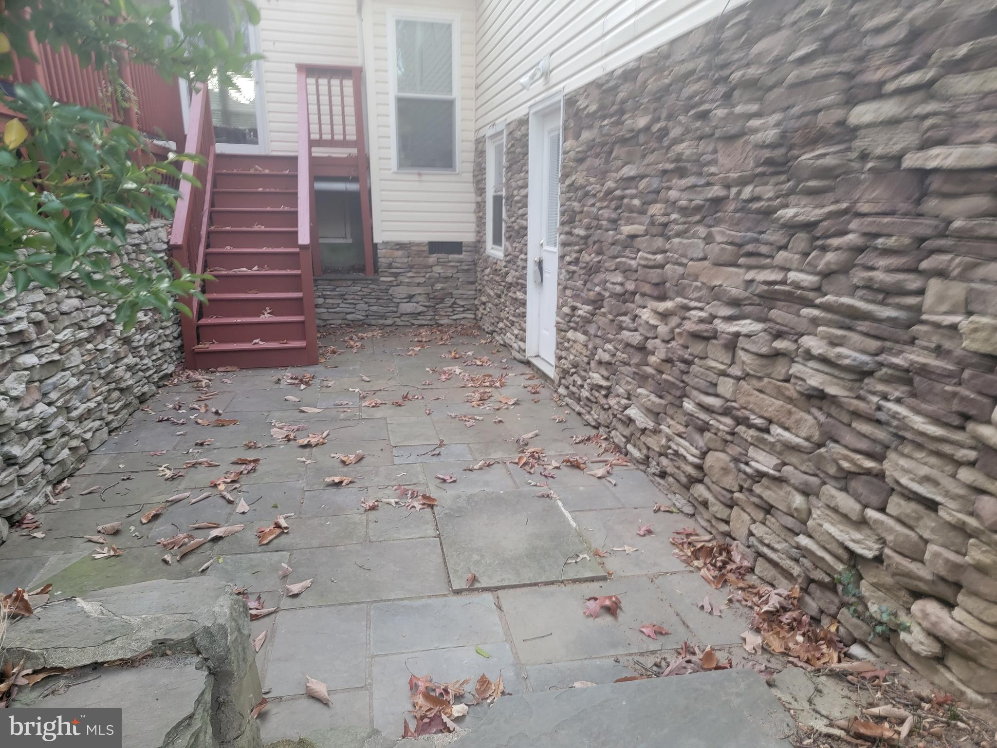 SUNRISE BEACH - Residential Lease