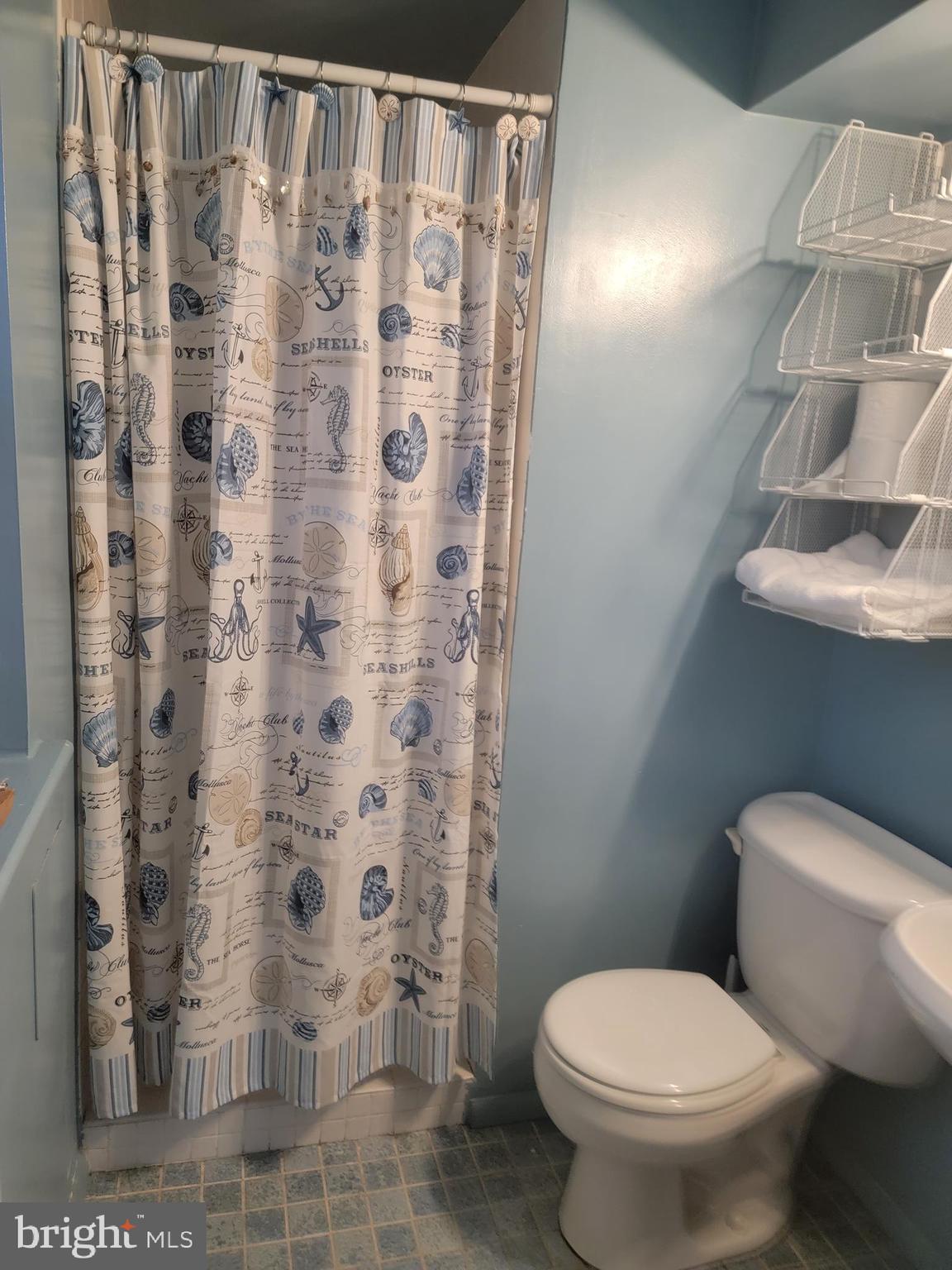 SUNRISE BEACH - Residential Lease