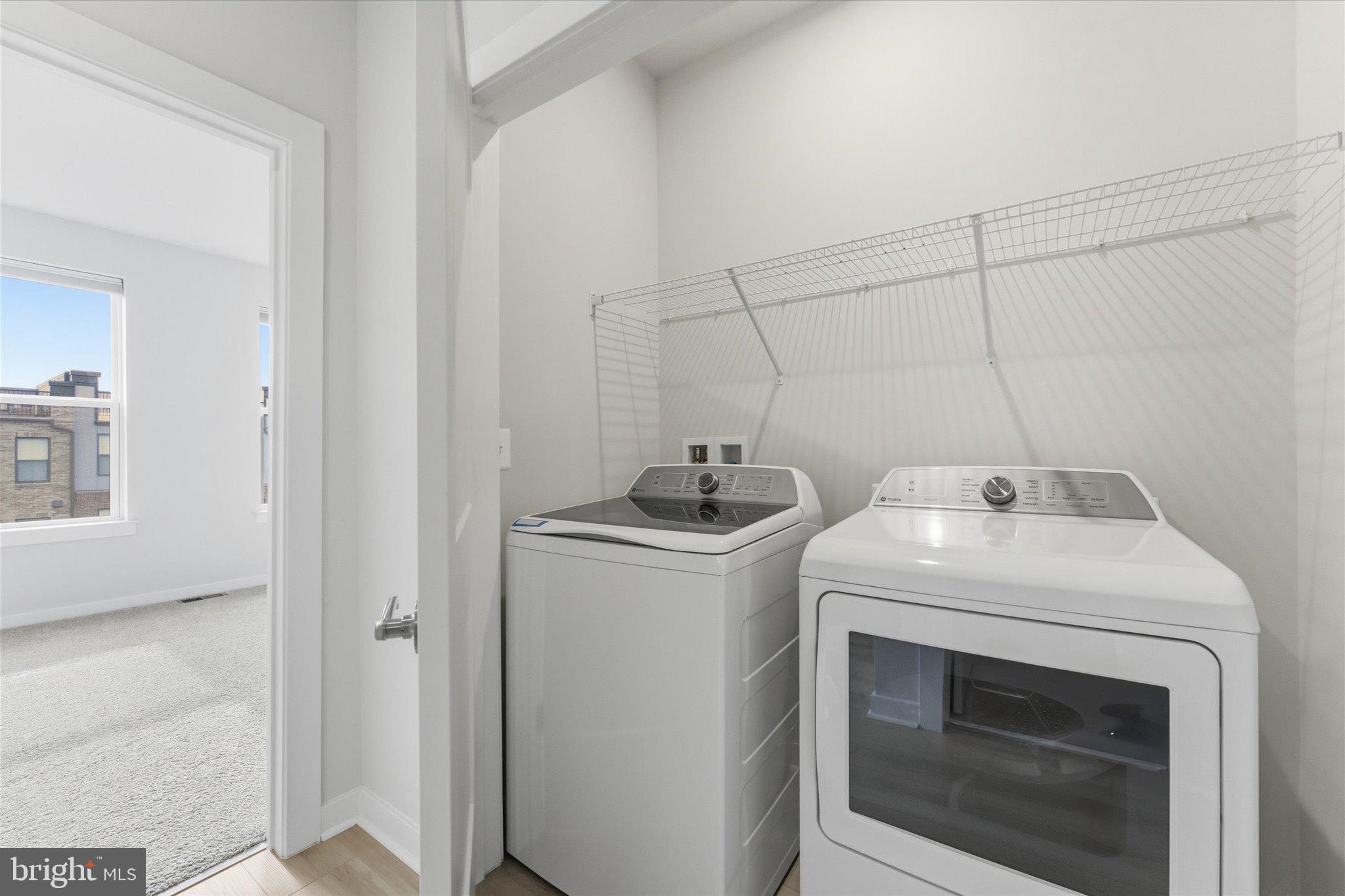 ASHBURN STATION - Residential