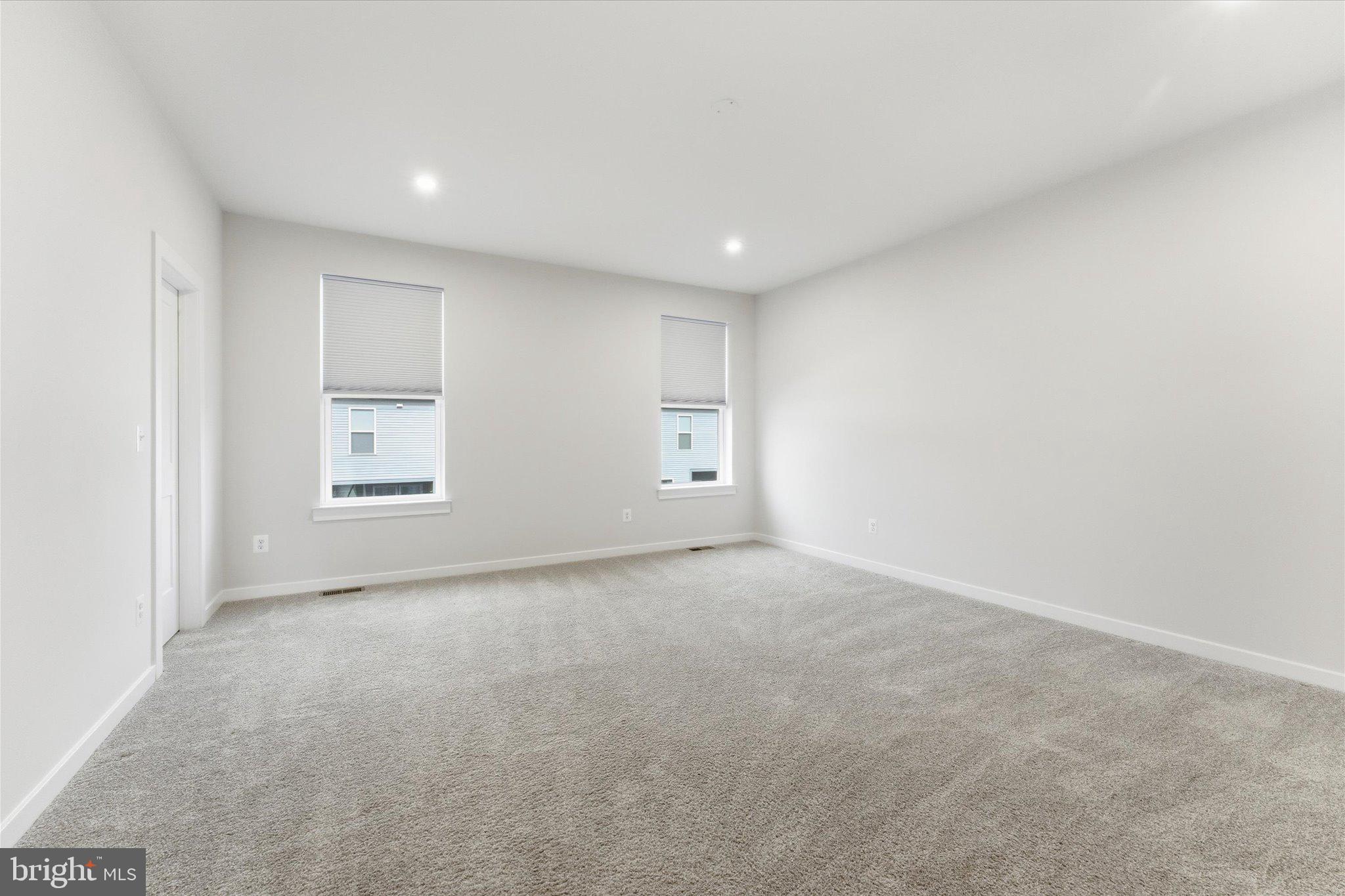 ASHBURN STATION - Residential