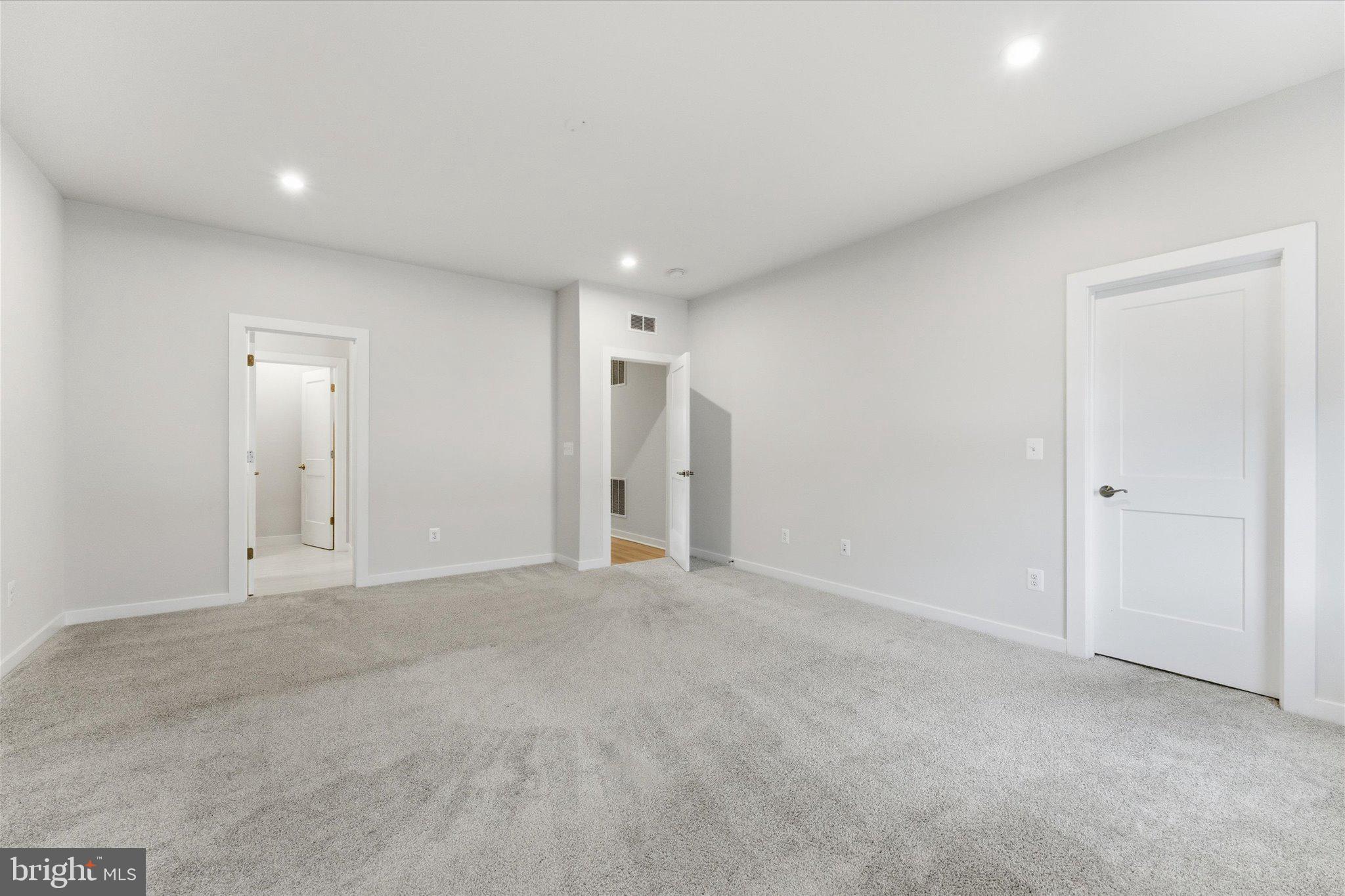 ASHBURN STATION - Residential