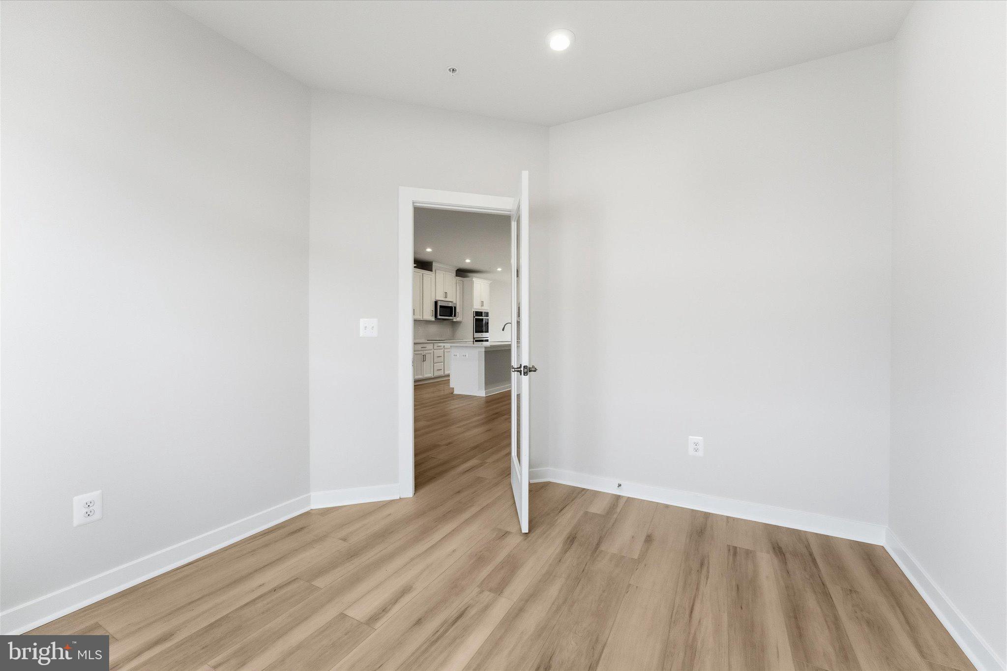 ASHBURN STATION - Residential