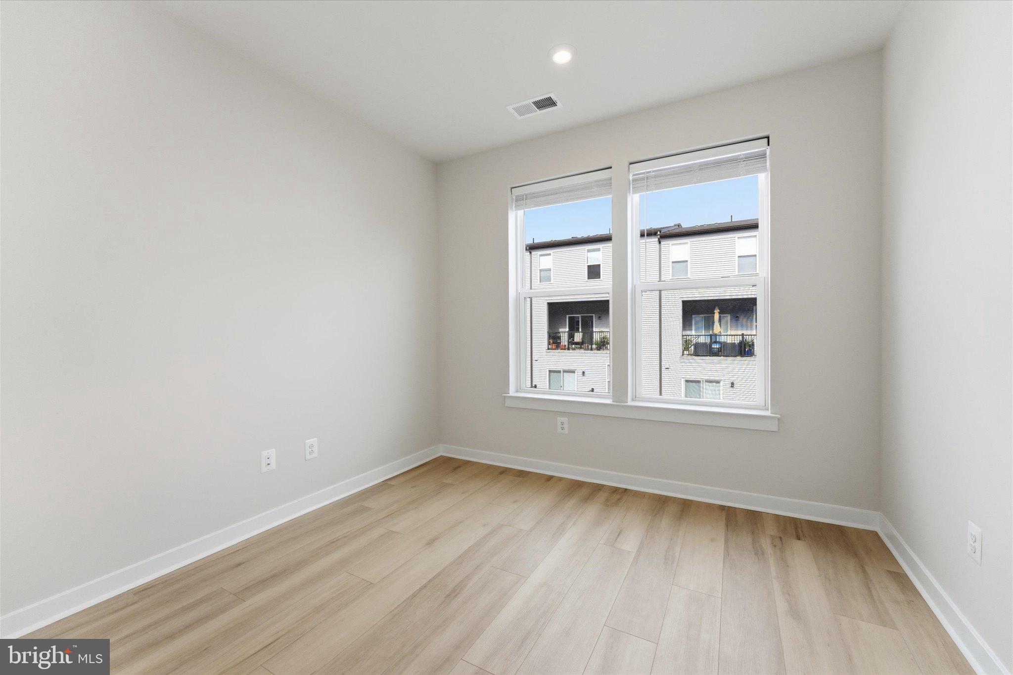 ASHBURN STATION - Residential