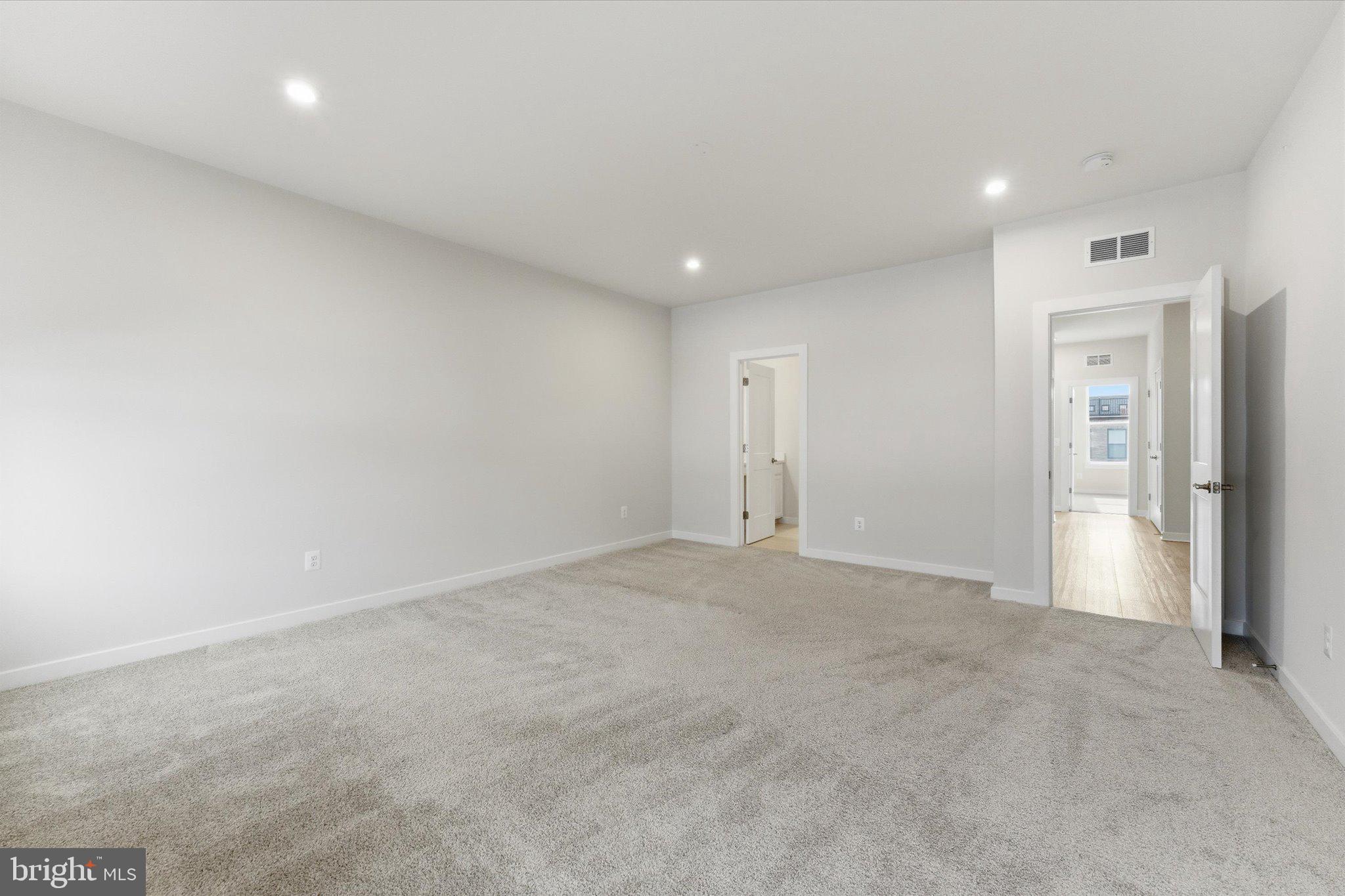 ASHBURN STATION - Residential