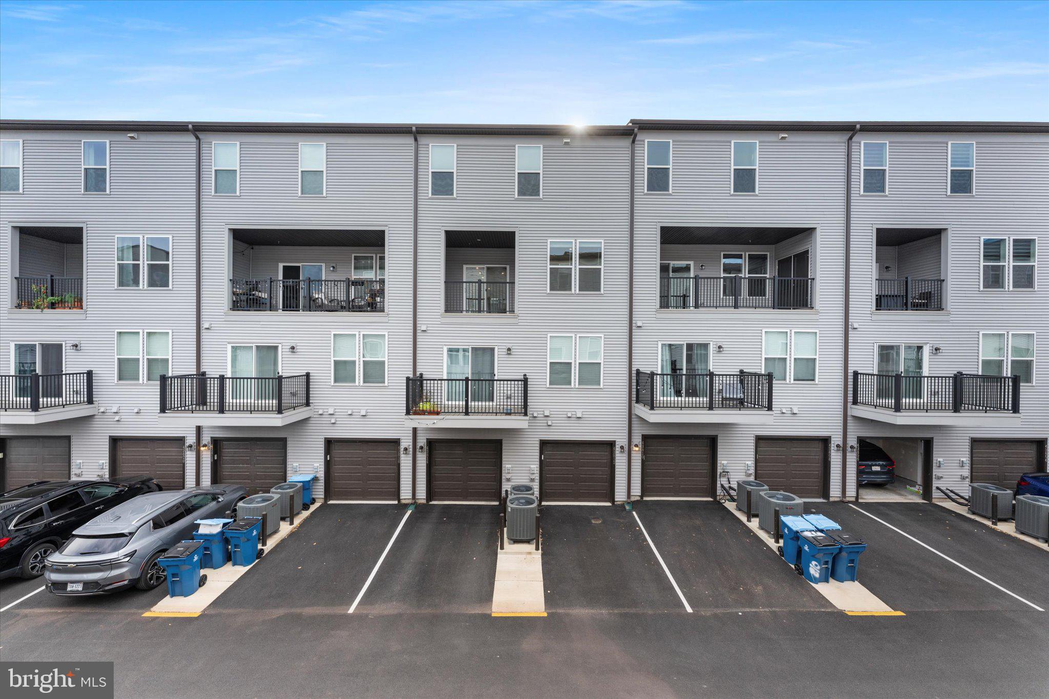 ASHBURN STATION - Residential