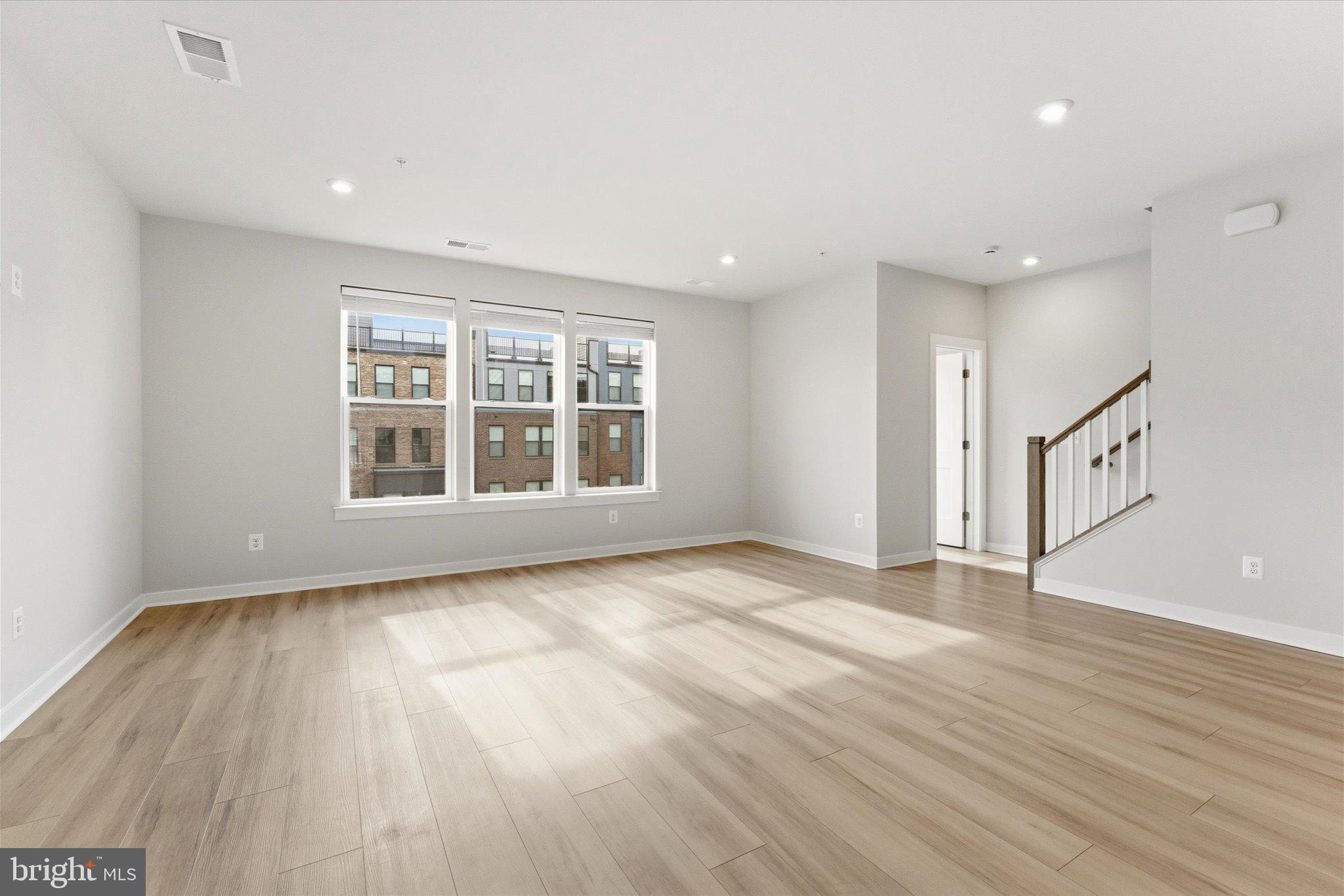 ASHBURN STATION - Residential