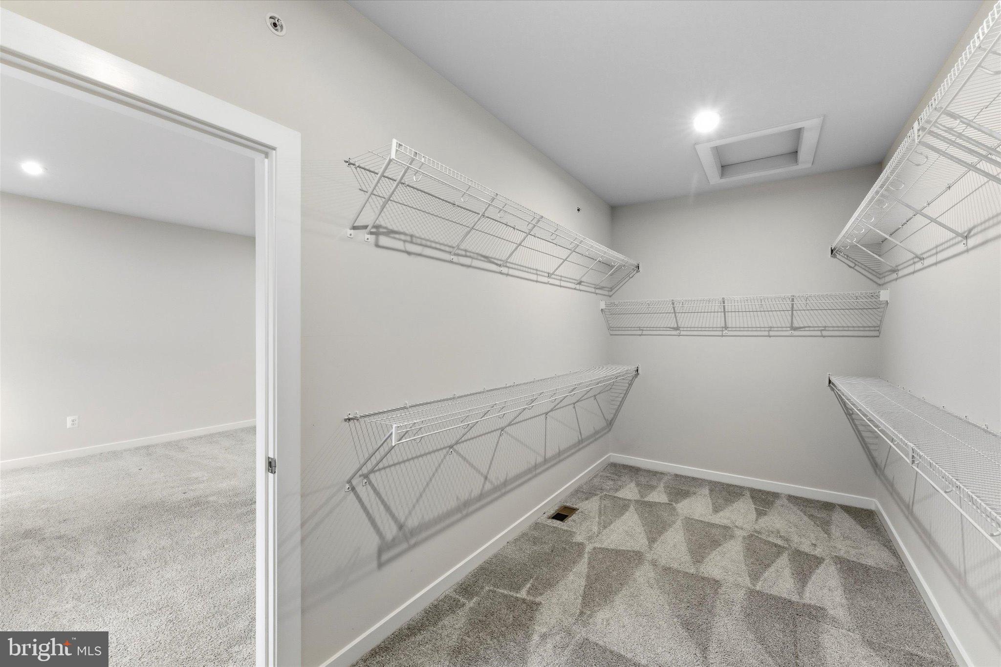 ASHBURN STATION - Residential