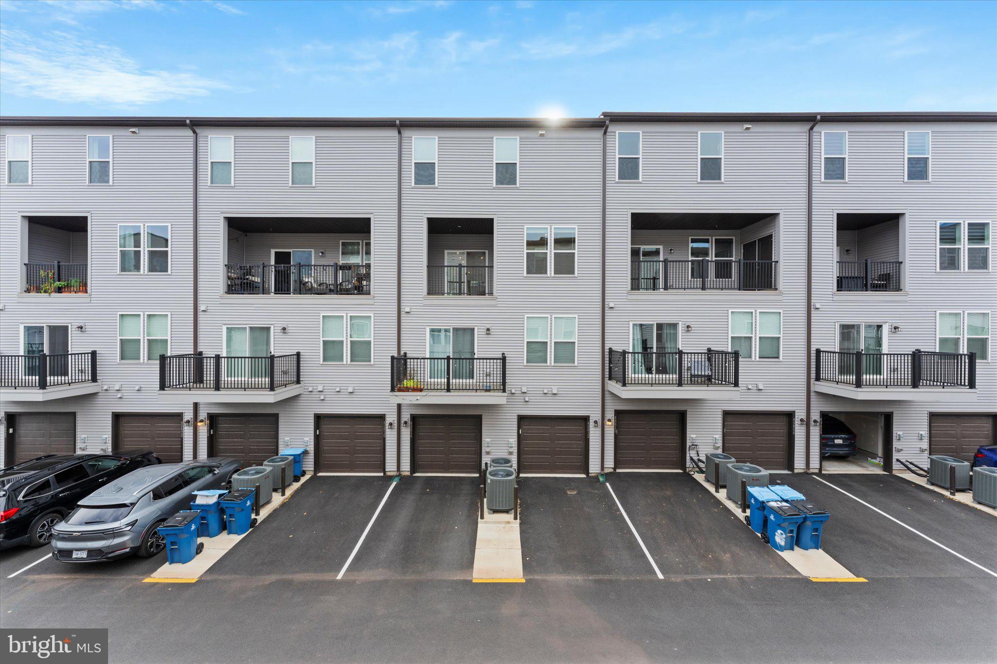 ASHBURN STATION - Residential