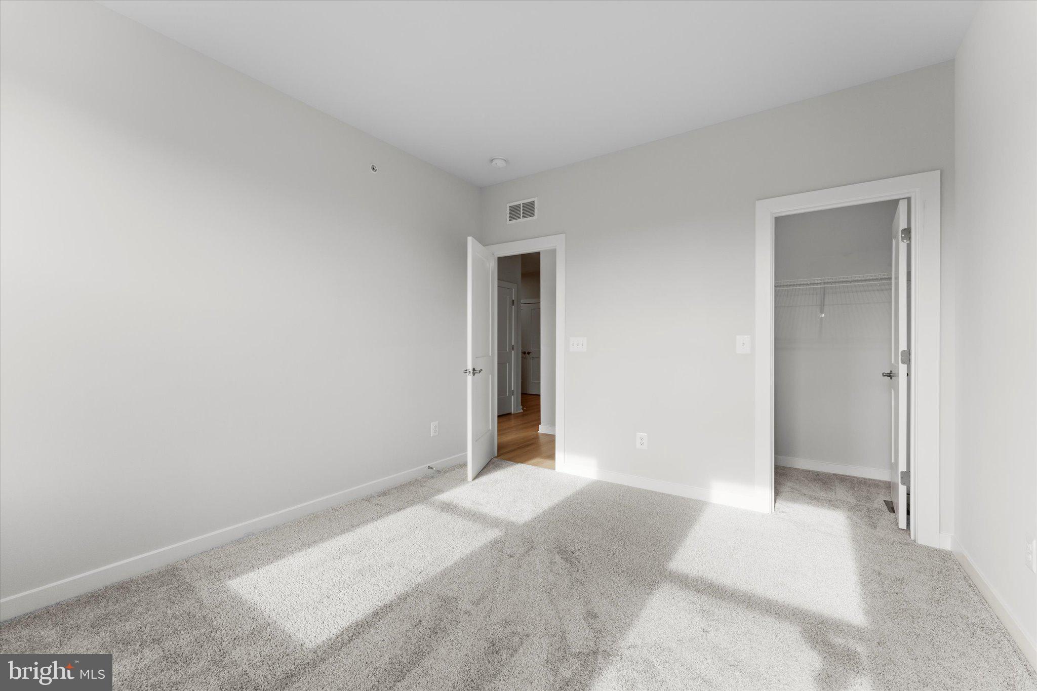 ASHBURN STATION - Residential