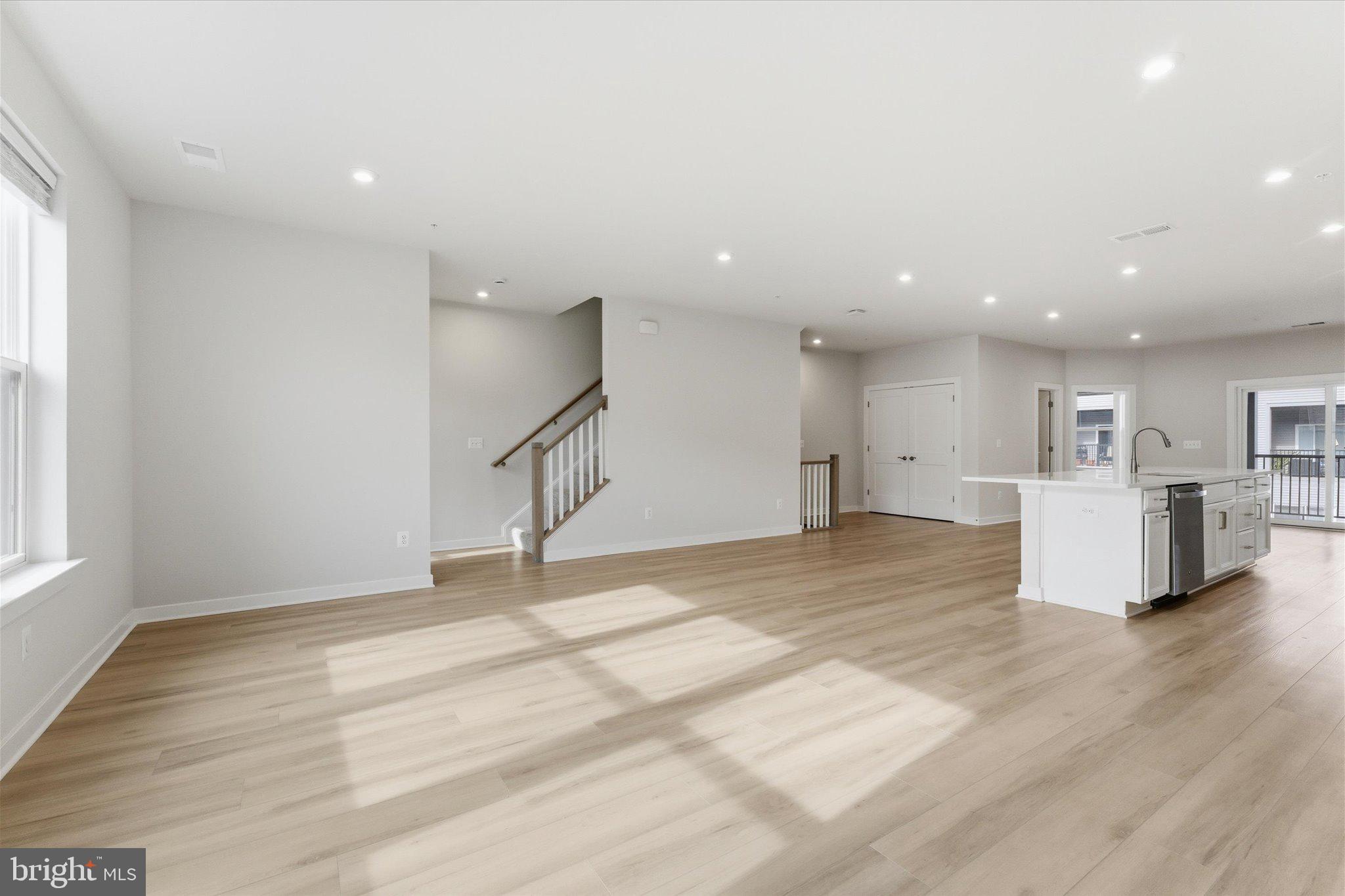 ASHBURN STATION - Residential