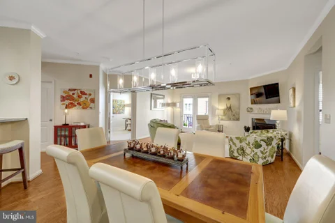 24637 Woolly Mammoth Terrace Unit 307, Aldie, VA MLS: VALO2137358