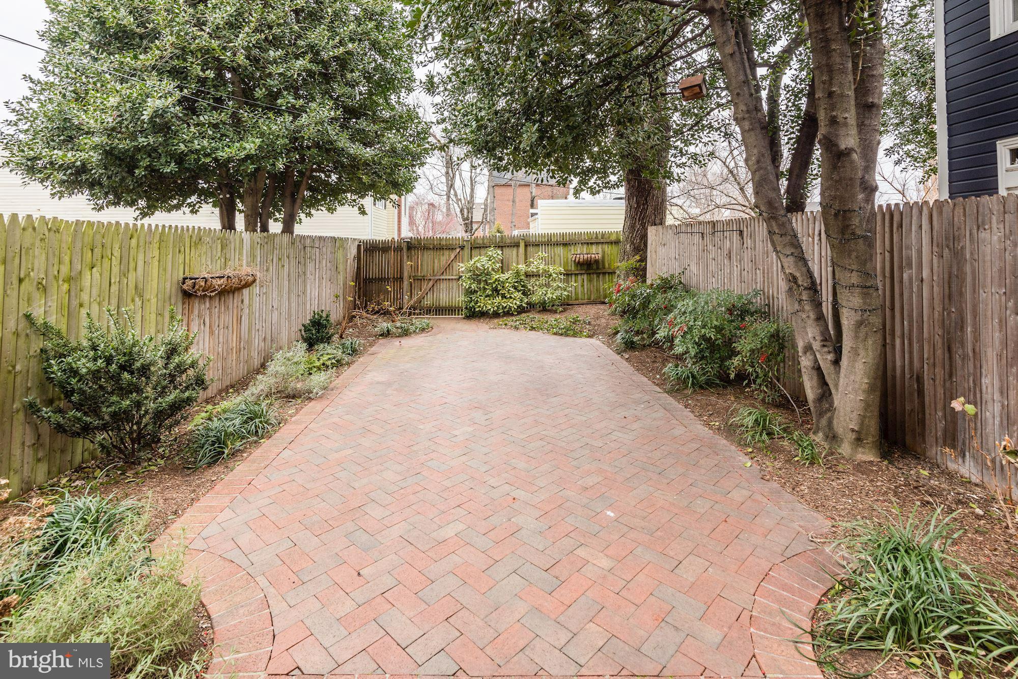 CARRIAGE WORKS - Residential Lease