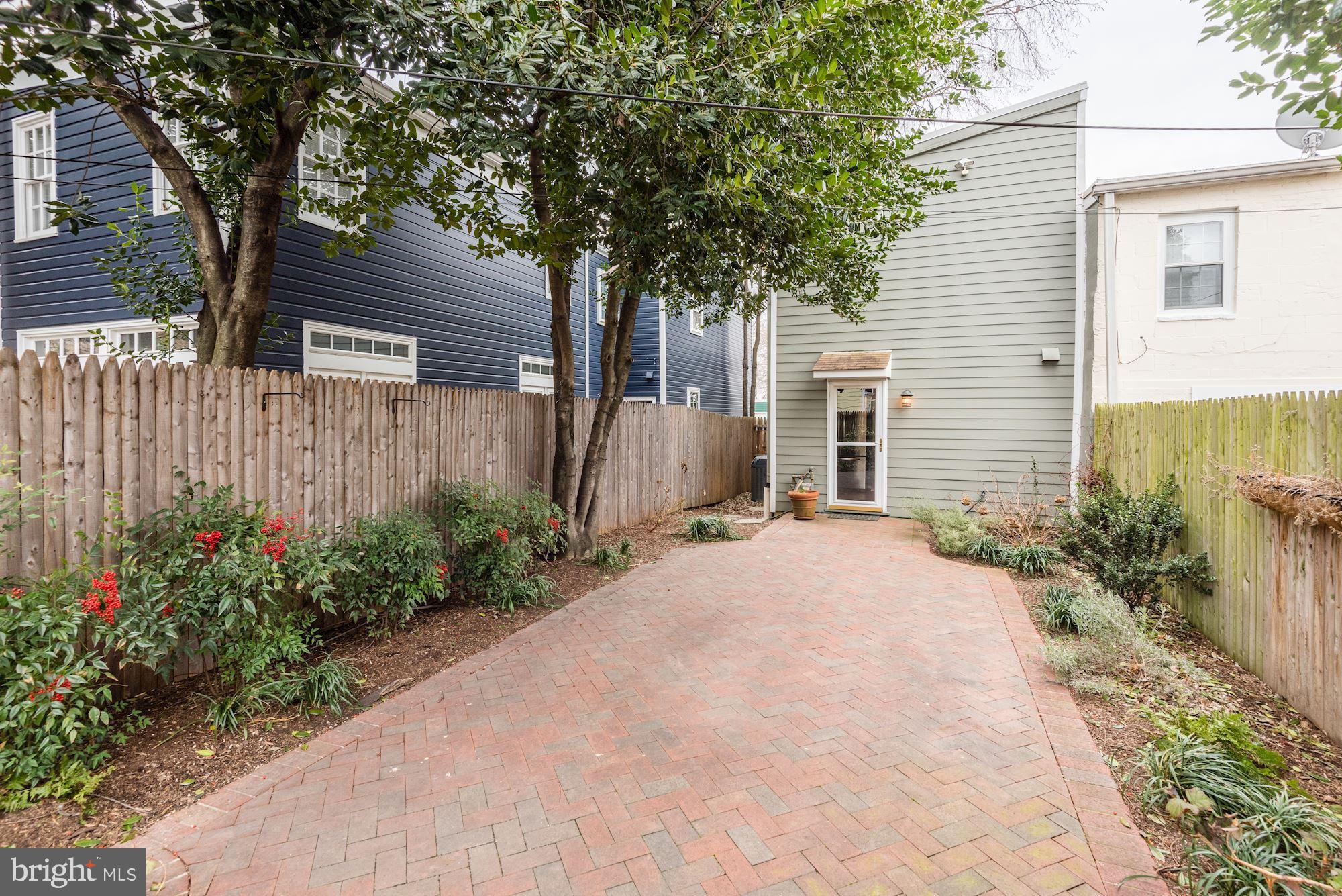 CARRIAGE WORKS - Residential Lease