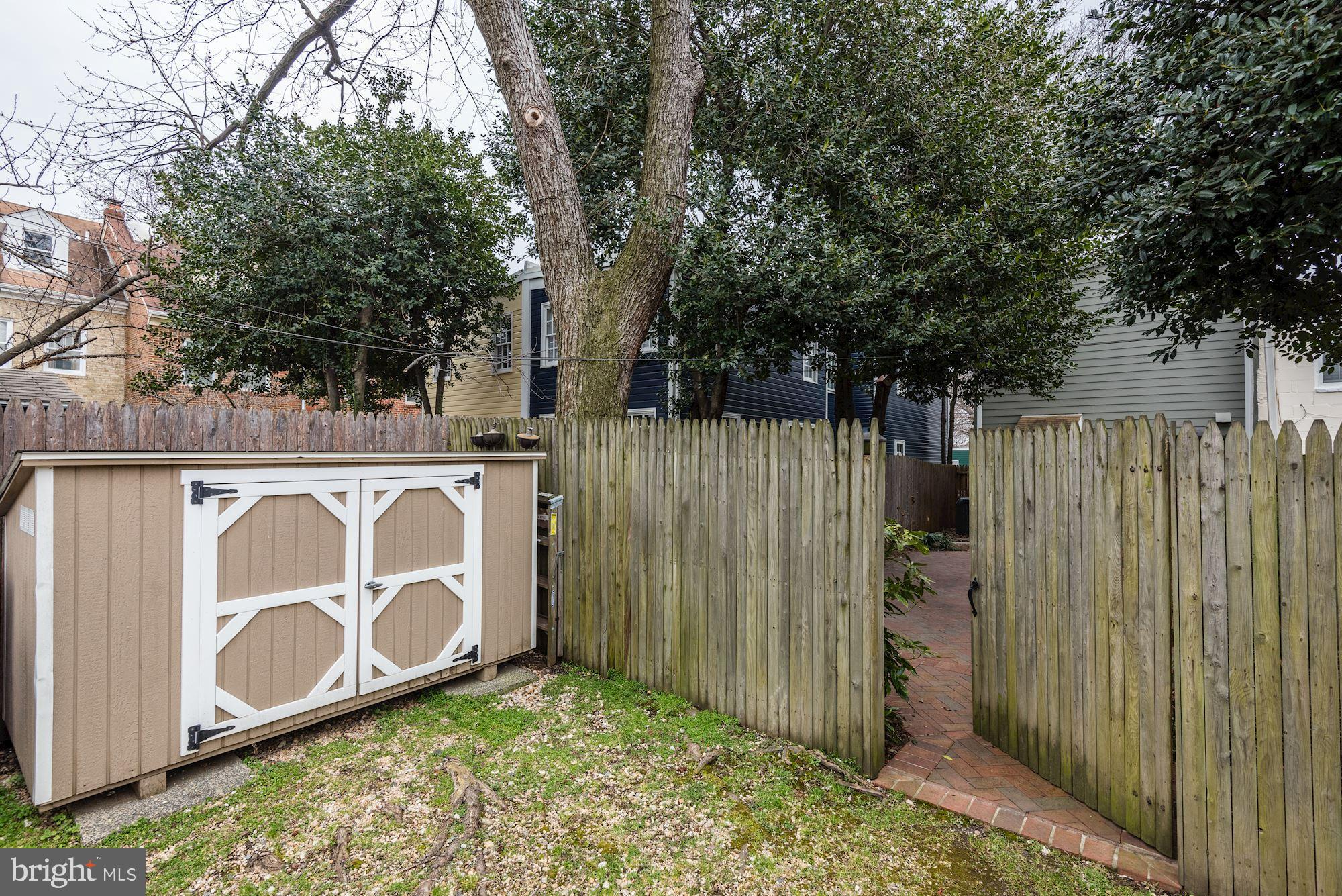 CARRIAGE WORKS - Residential Lease