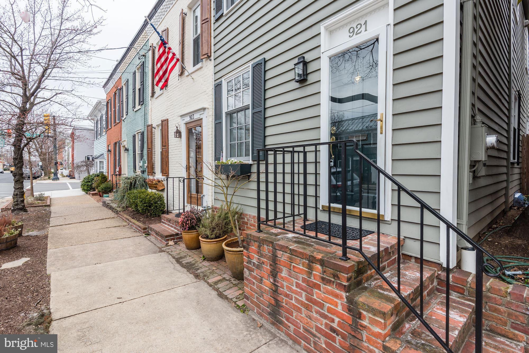 CARRIAGE WORKS - Residential Lease