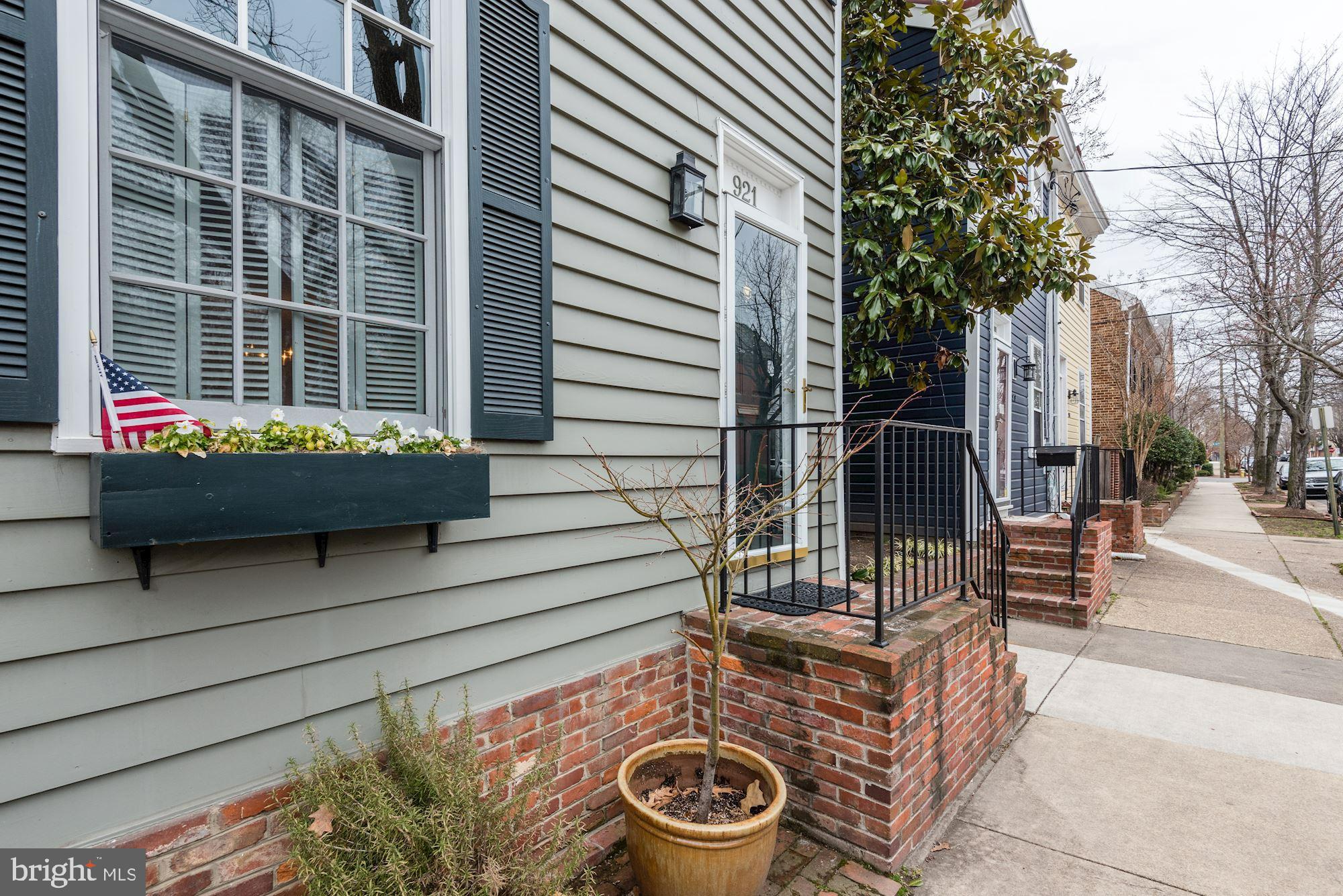 CARRIAGE WORKS - Residential Lease