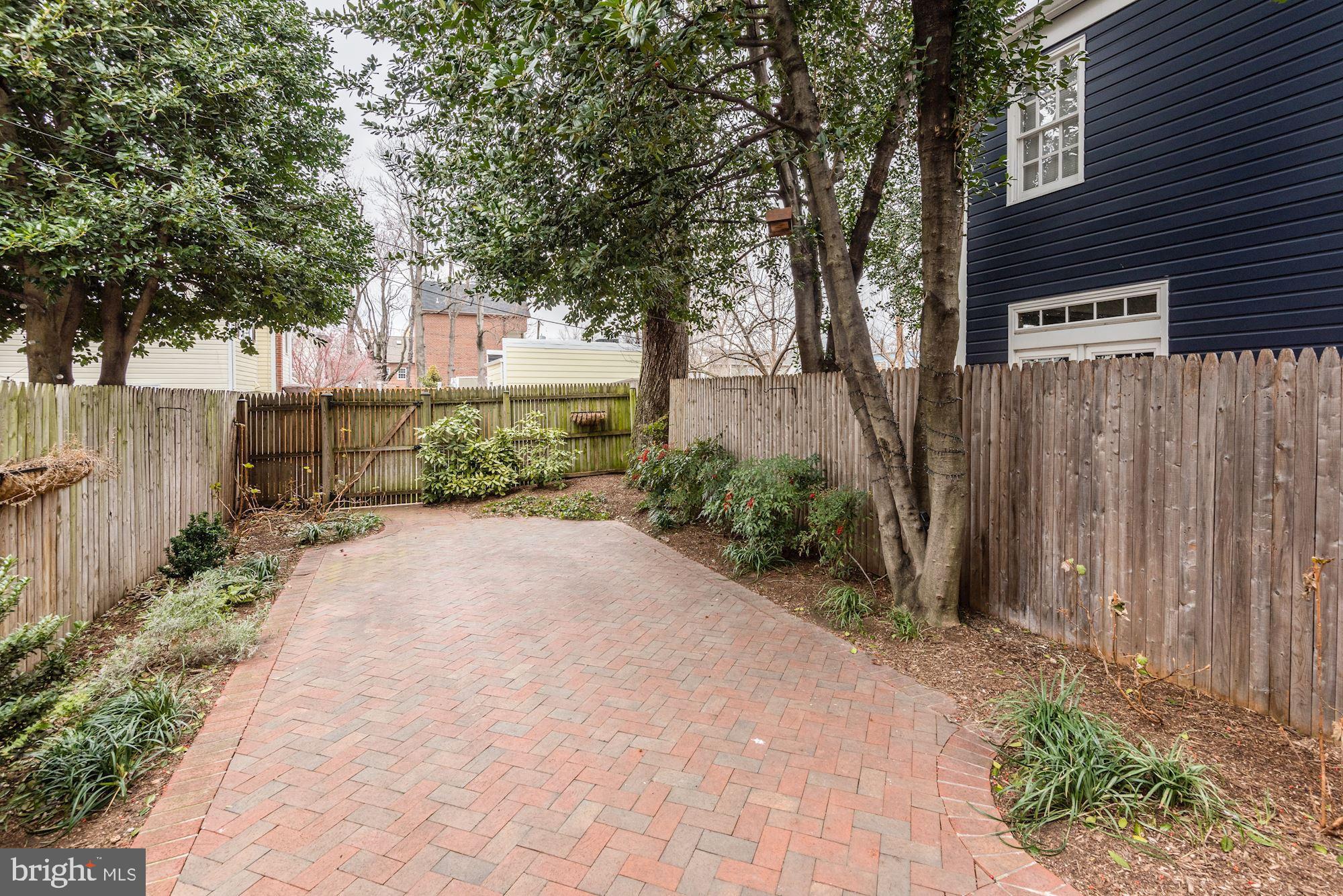 CARRIAGE WORKS - Residential Lease