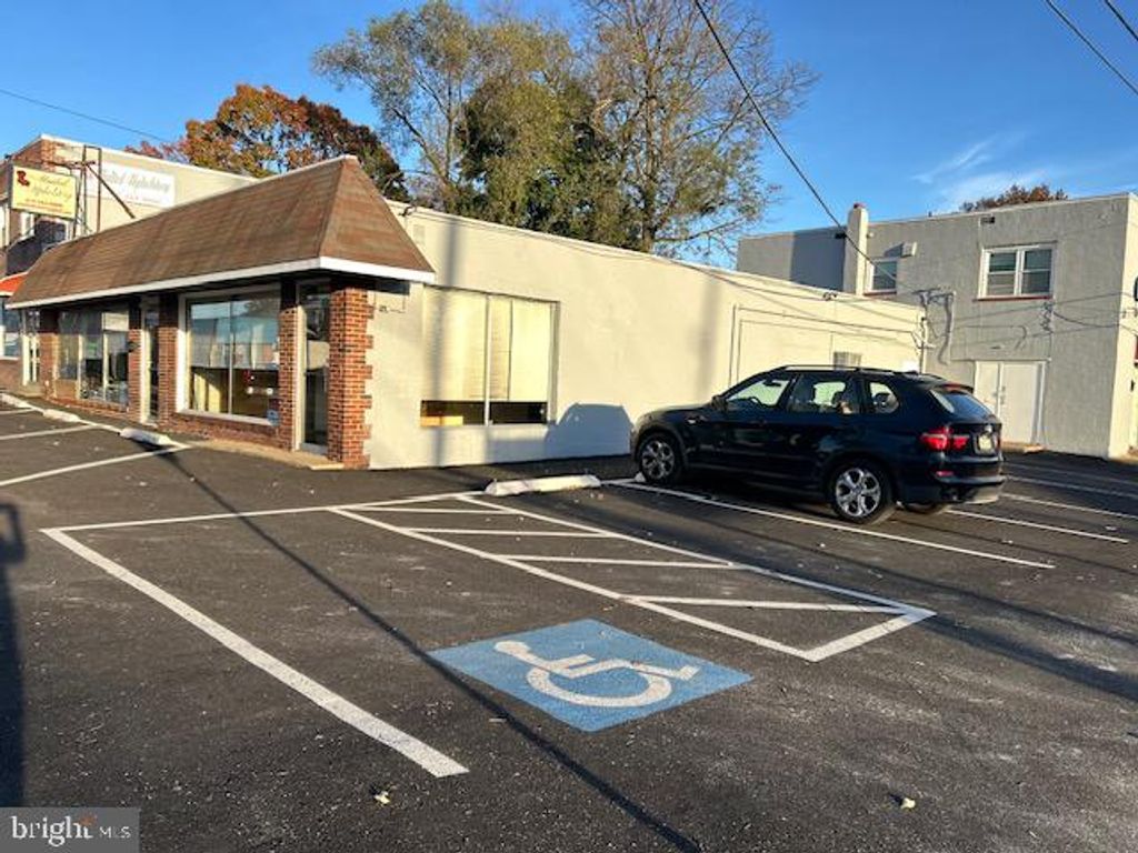 Photo of 800 Macdade Boulevard, FOLSOM, PA 19033 (MLS # PADE2091002)